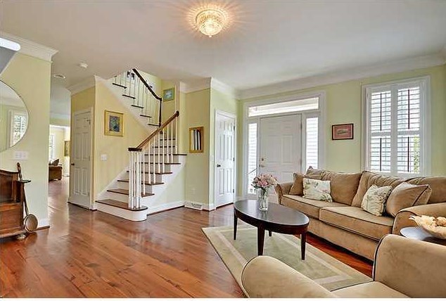 207 Wentworth St, Charleston SC  29401-1209 exterior