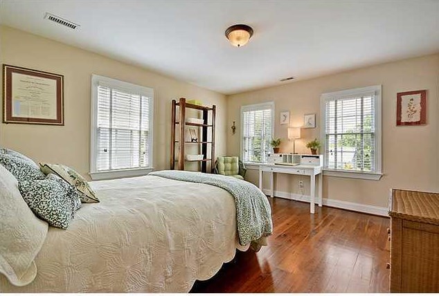 207 Wentworth St, Charleston SC  29401-1209 exterior