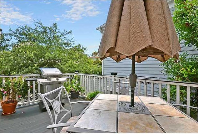 207 Wentworth St, Charleston SC  29401-1209 exterior