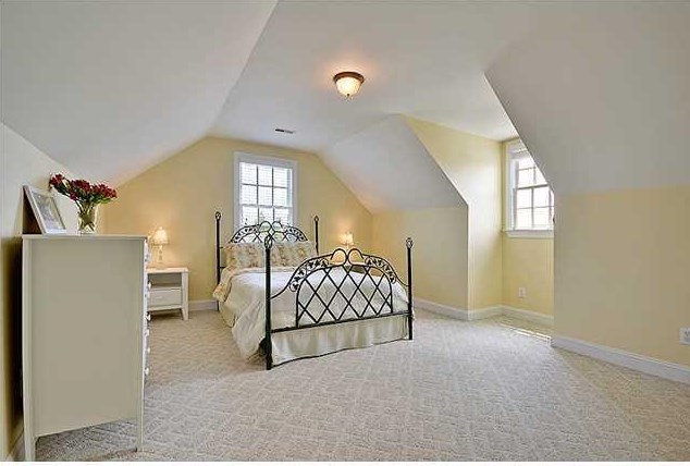 207 Wentworth St, Charleston SC  29401-1209 exterior