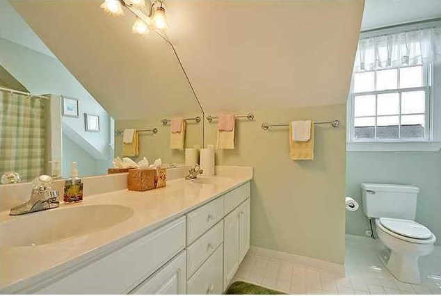 207 Wentworth St, Charleston SC  29401-1209 exterior