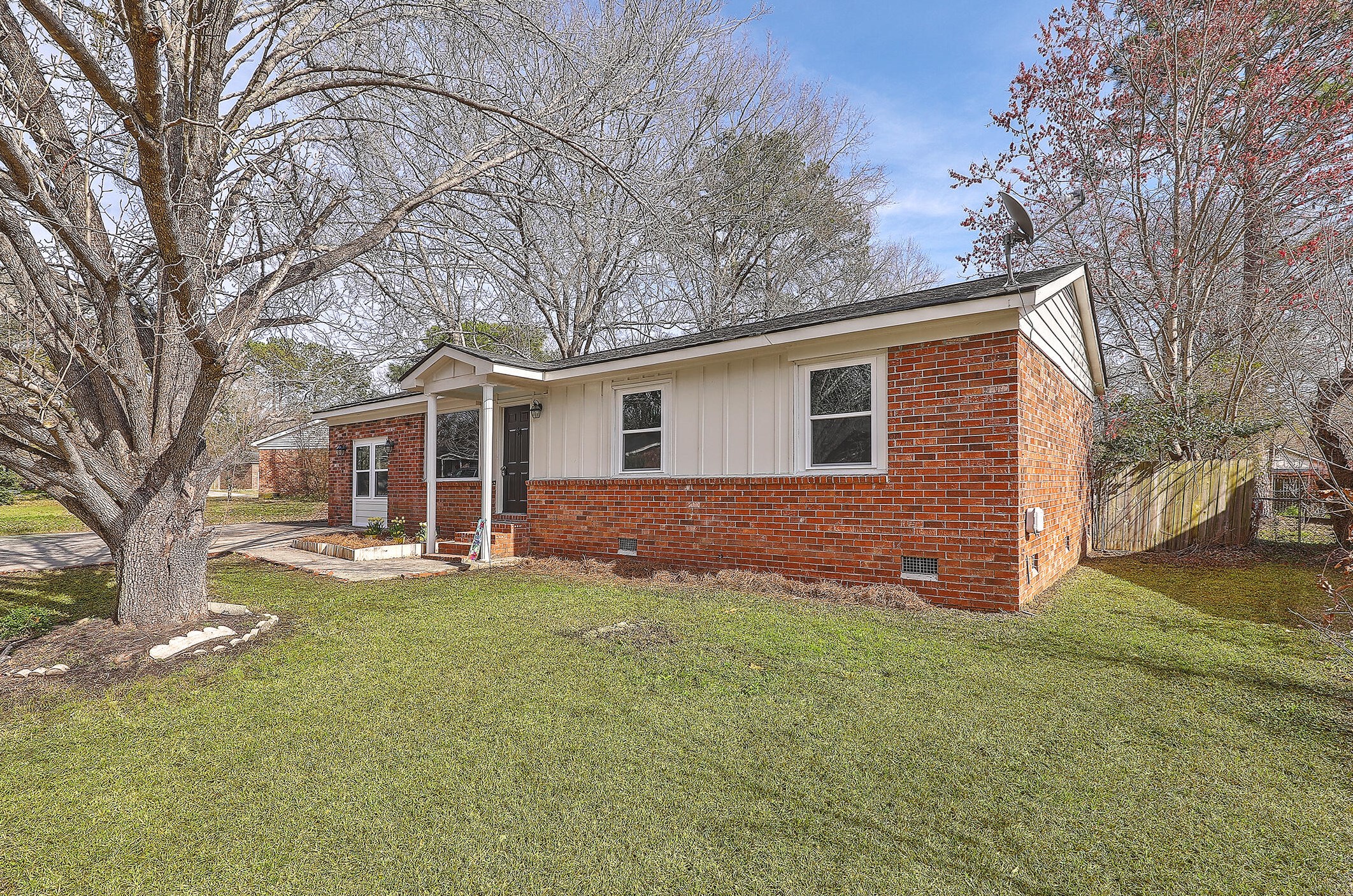 358 Water Oak Dr, Charleston, SC 29445-3709