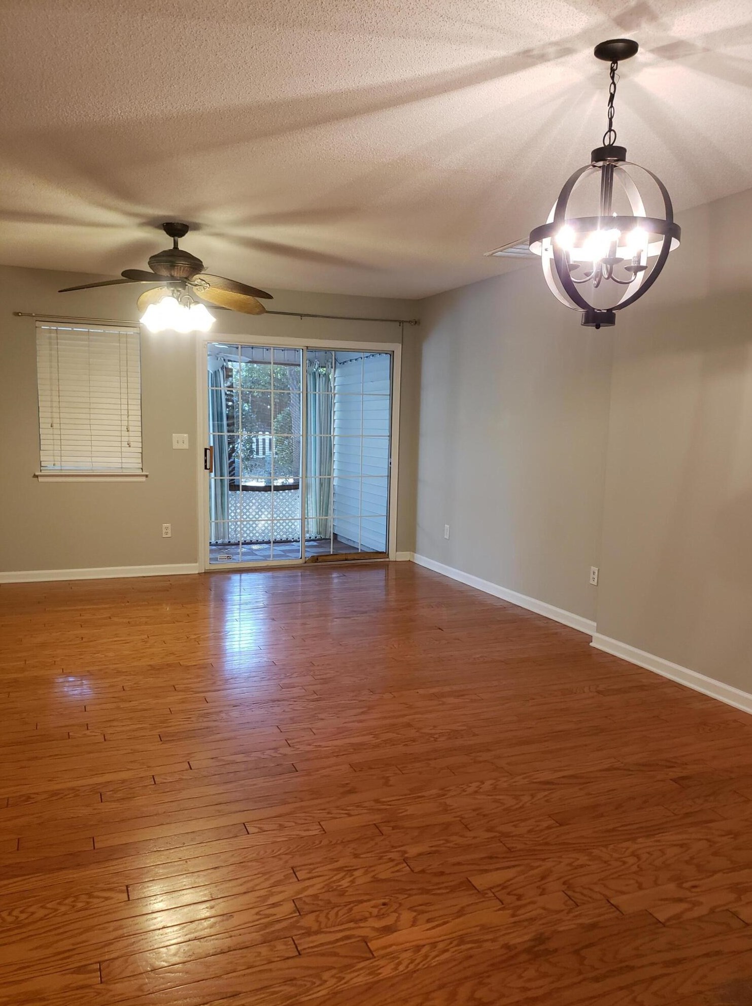8025 Shadow Oak Dr, Charleston, SC 29406