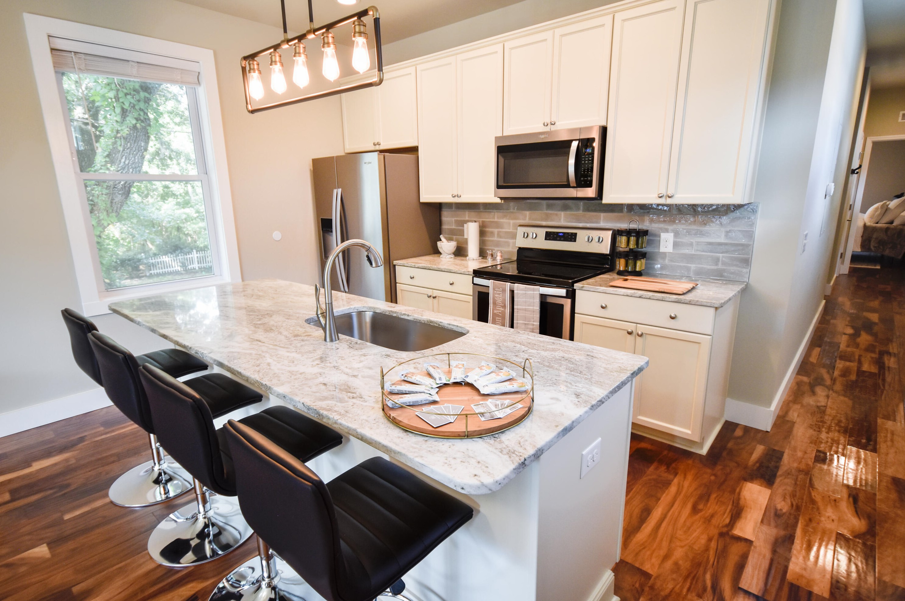 1981 Central Park Rd, Charleston, SC 29412