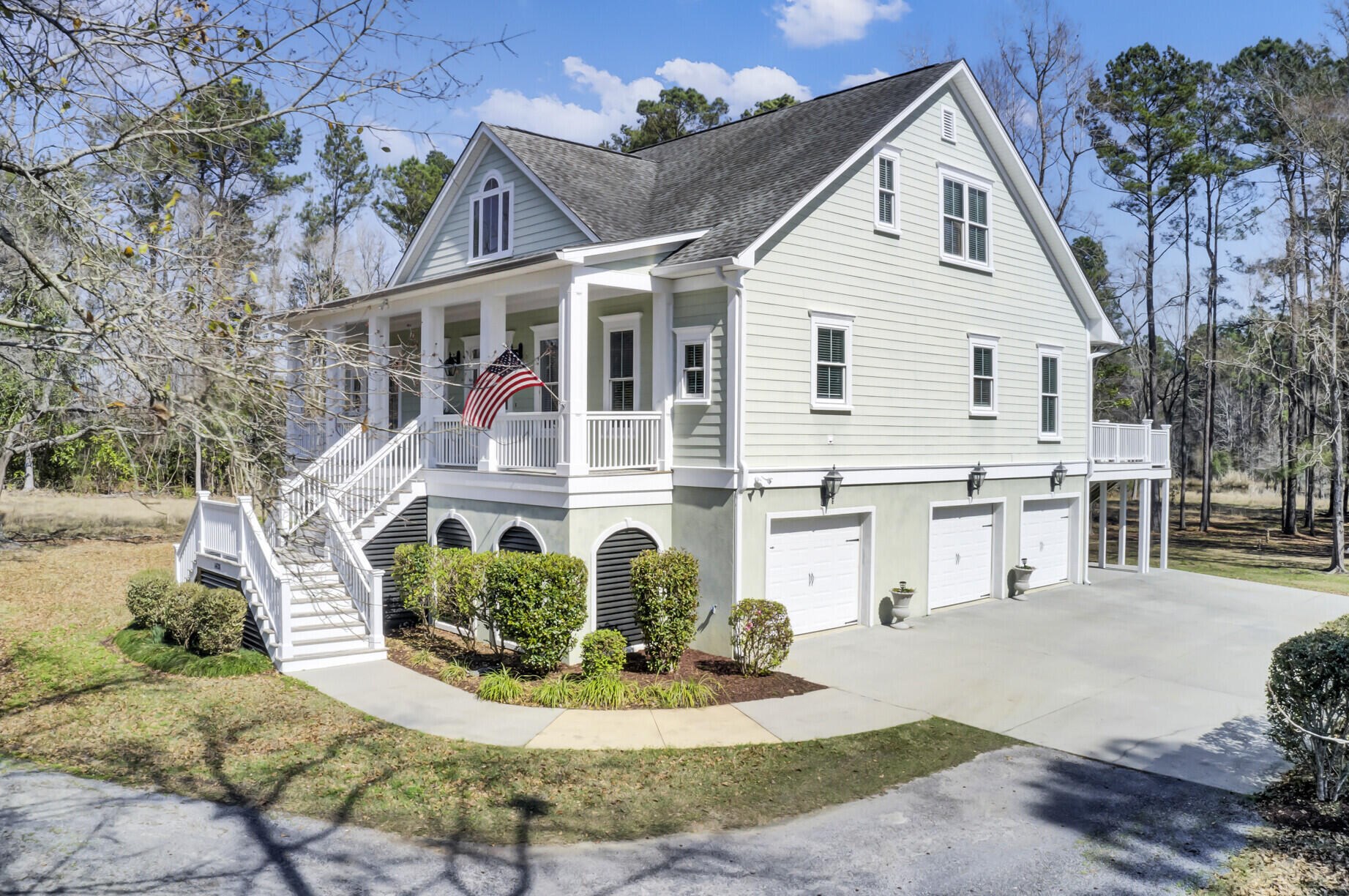 1428 Pinopolis Rd, Moncks Corner, SC 29461-6217