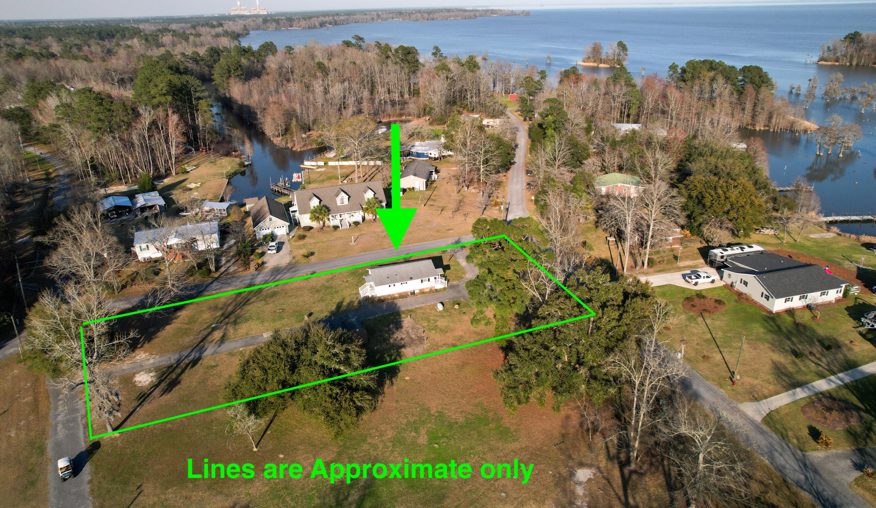 131 Eagle Point Rd, Cross, SC 29436