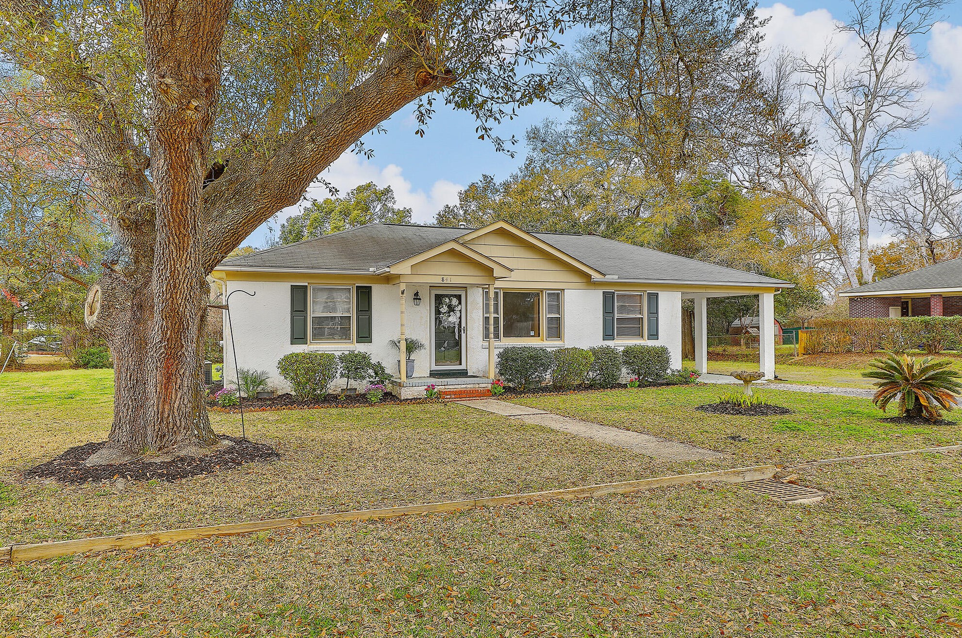 841 Santee St, Charleston, SC 29412-3532
