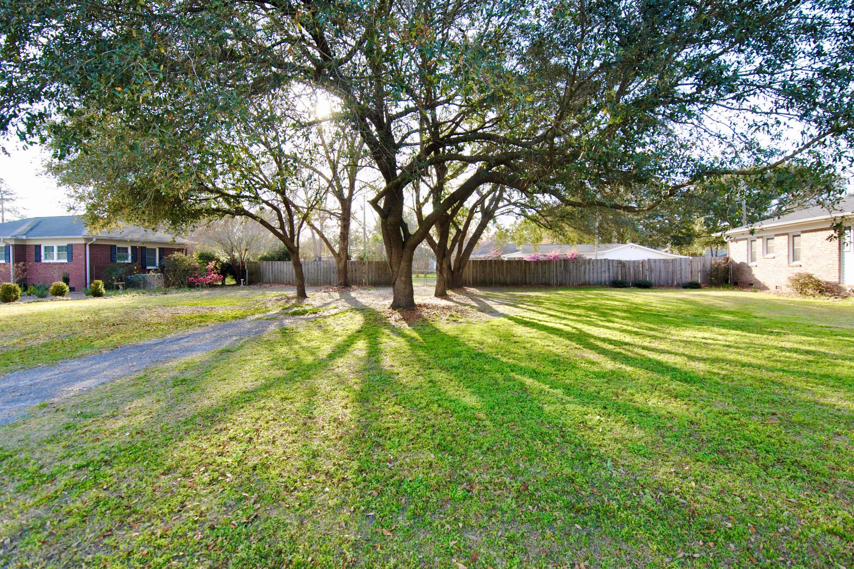 207 High Hill Dr, Moncks Corner, SC 29461-2662