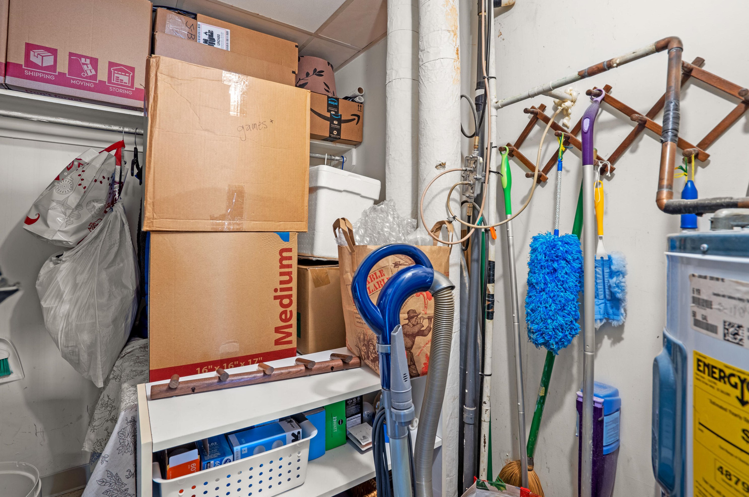 14 Lockwood Dr, Charleston SC 29401-1126 exterior