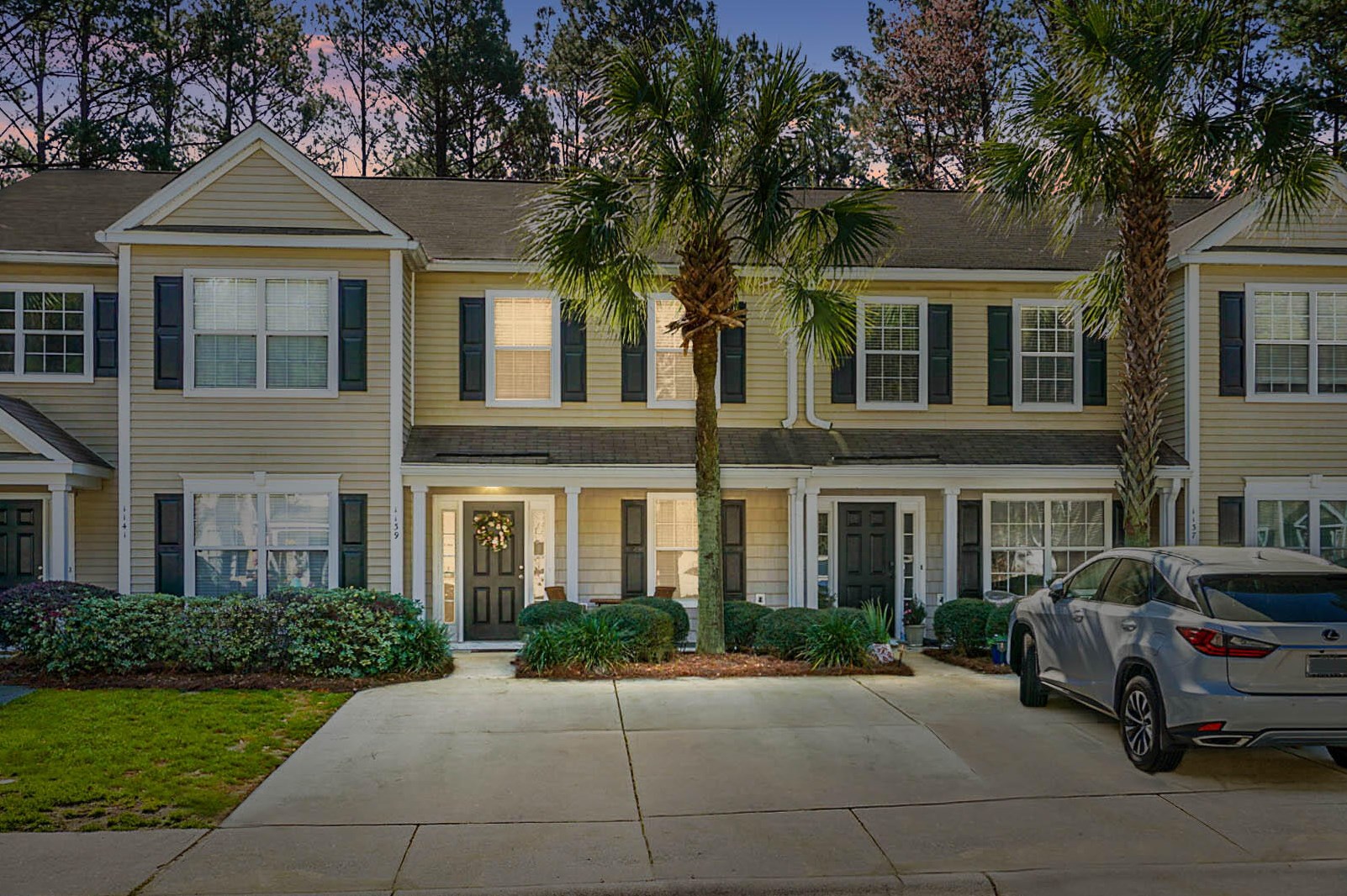 1139 Island Club Dr, Charleston SC  29492-8110 exterior