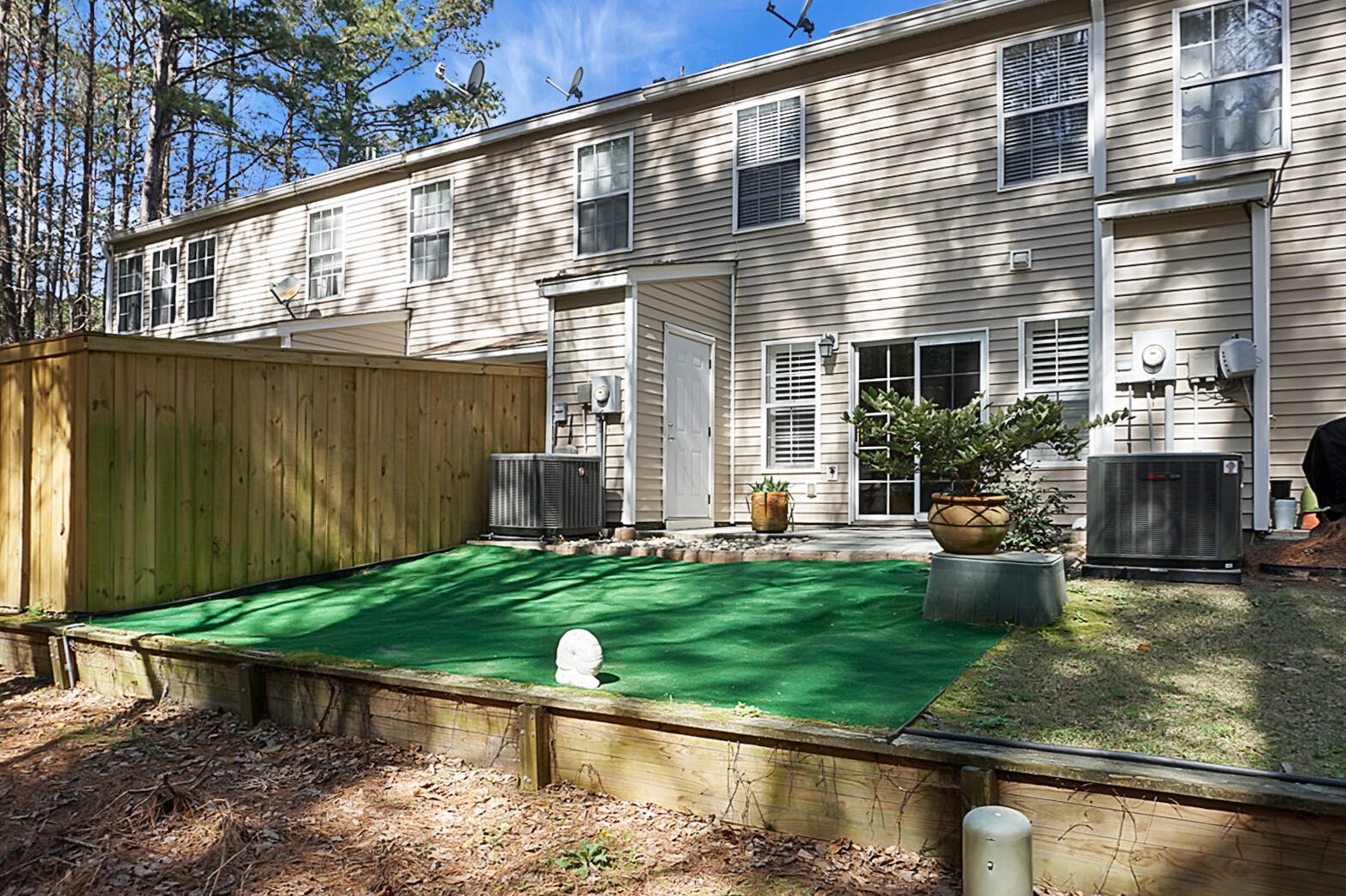 1139 Island Club Dr, Charleston SC  29492-8110 exterior