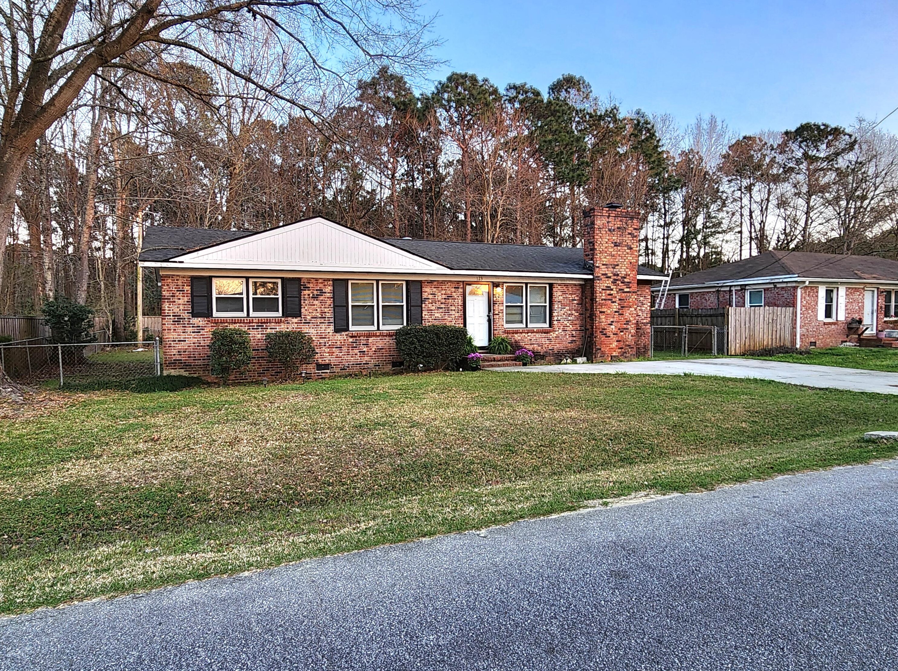 123 Gator Dr, Charleston, SC 29445-4201