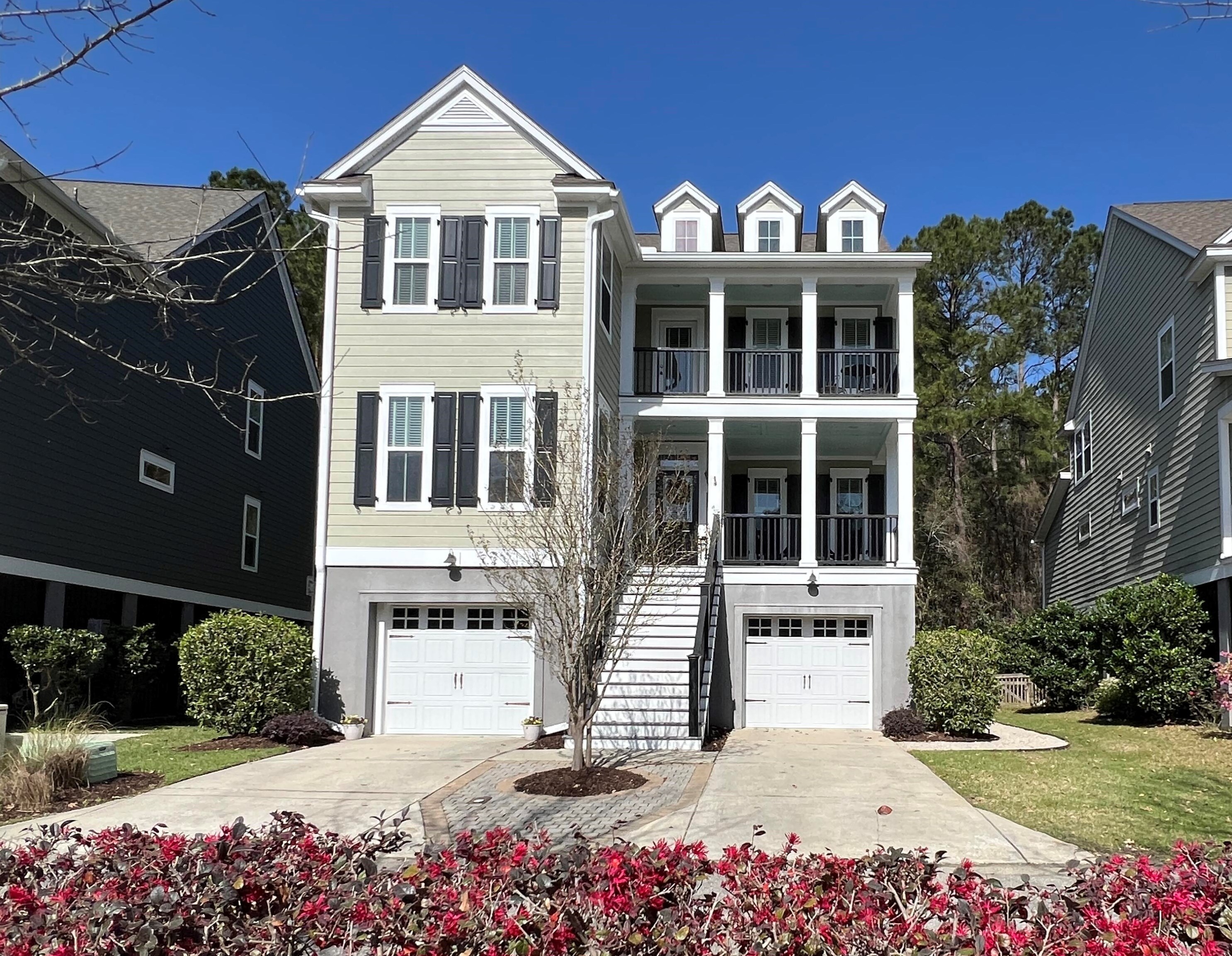 1925 Clay Ln, Charleston, SC 29414-6680