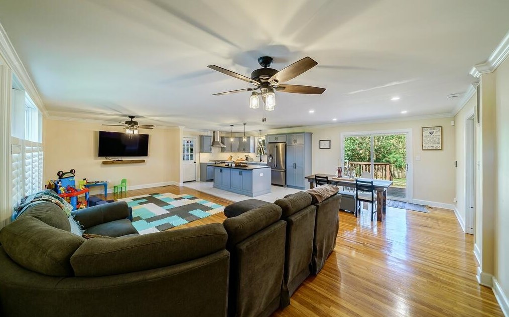 1815 Dunbarton Dr, Charleston, SC 29407-3707