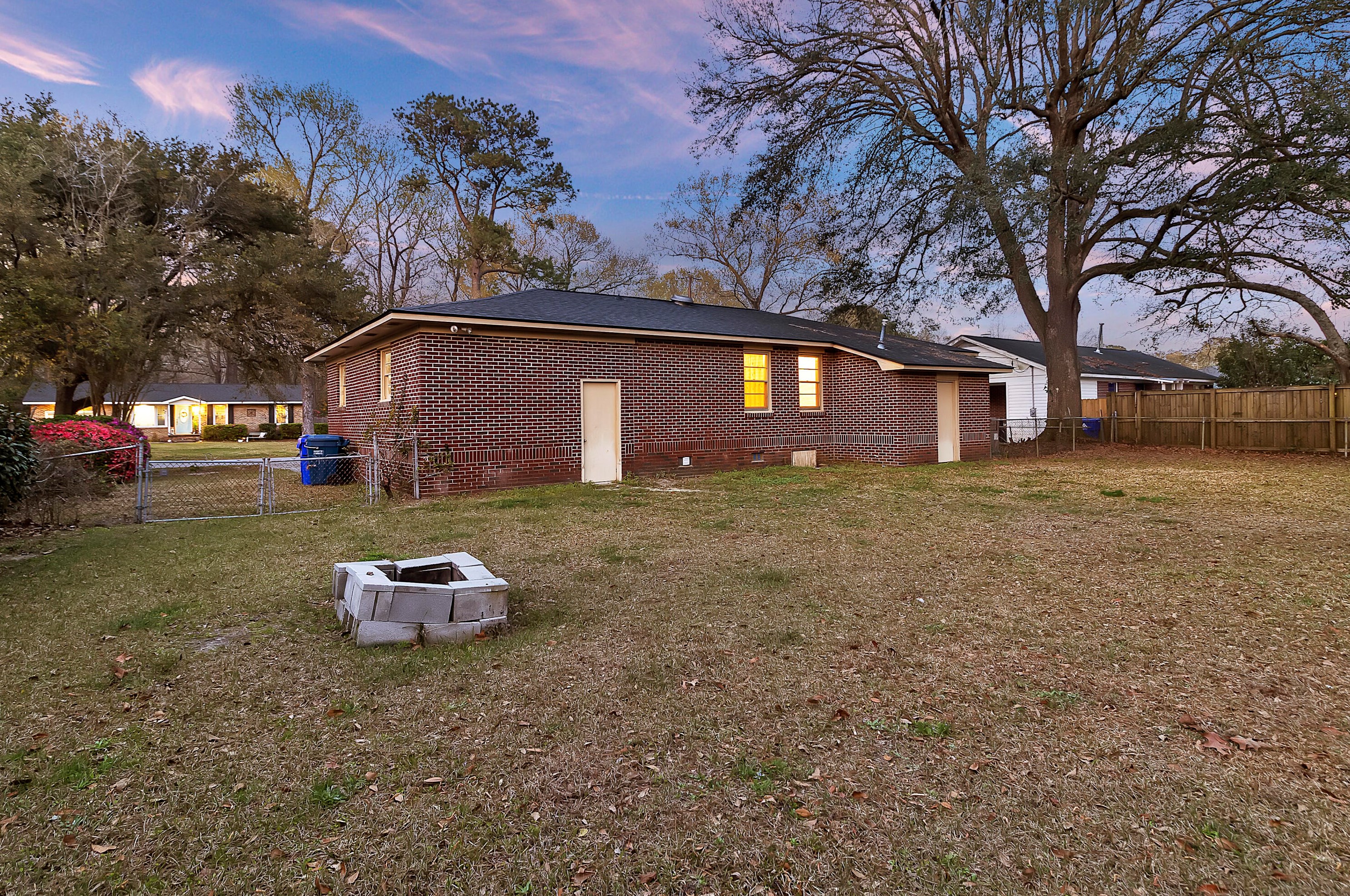 2619 Church Crk Dr, Charleston SC exterior