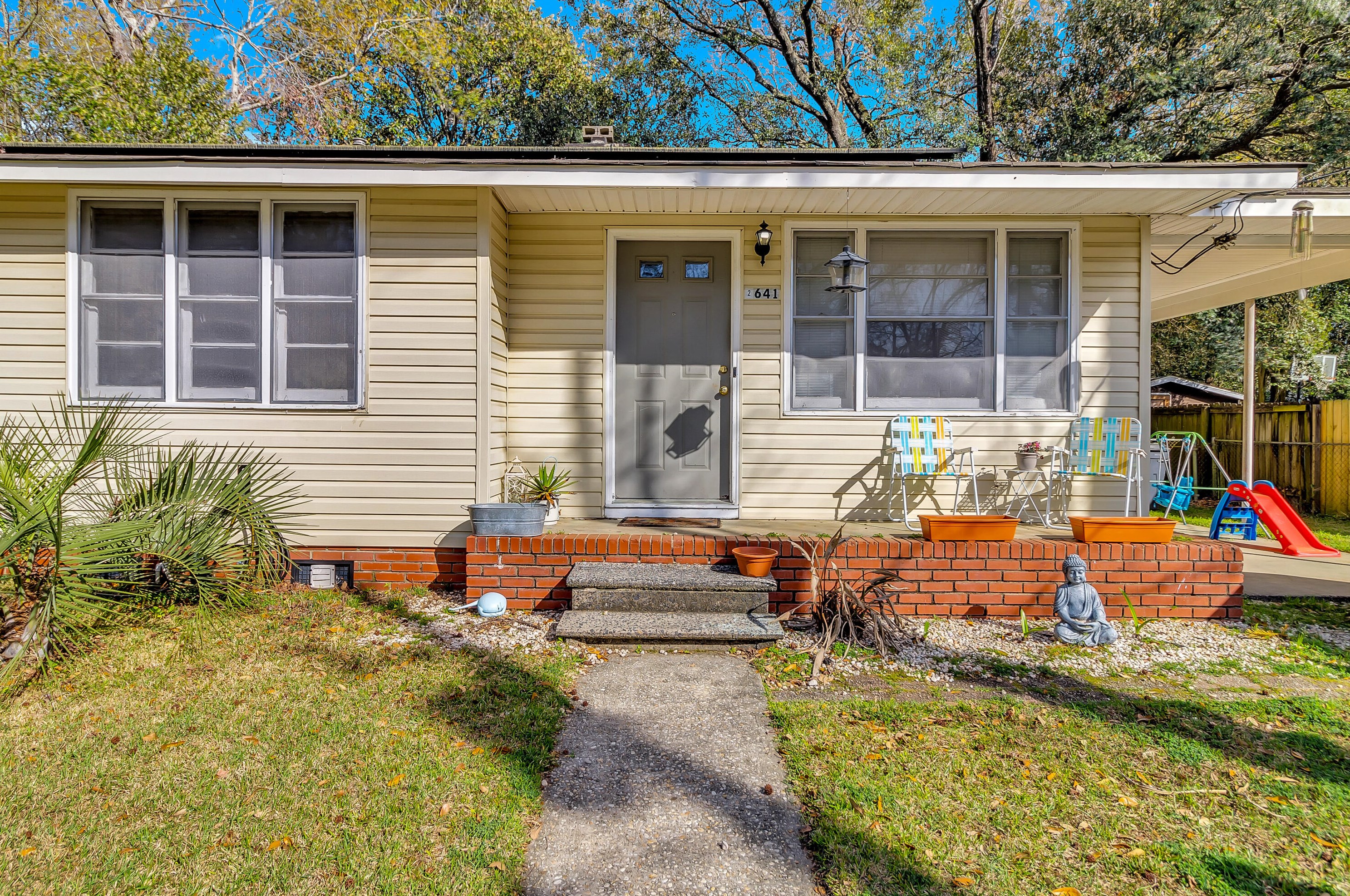 2641 Lilac Ave, Charleston, SC 29405-6818