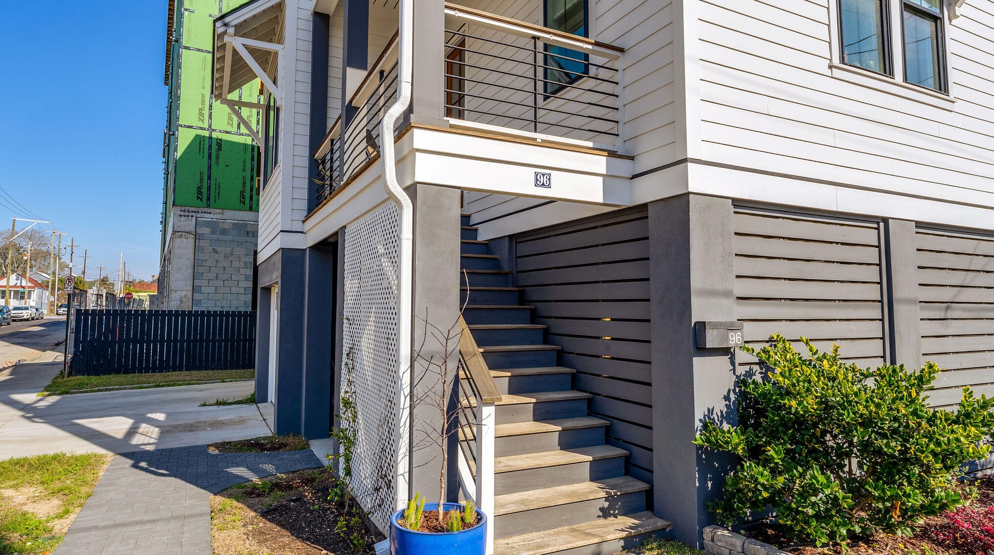 96 Cooper St, Charleston, SC 29403