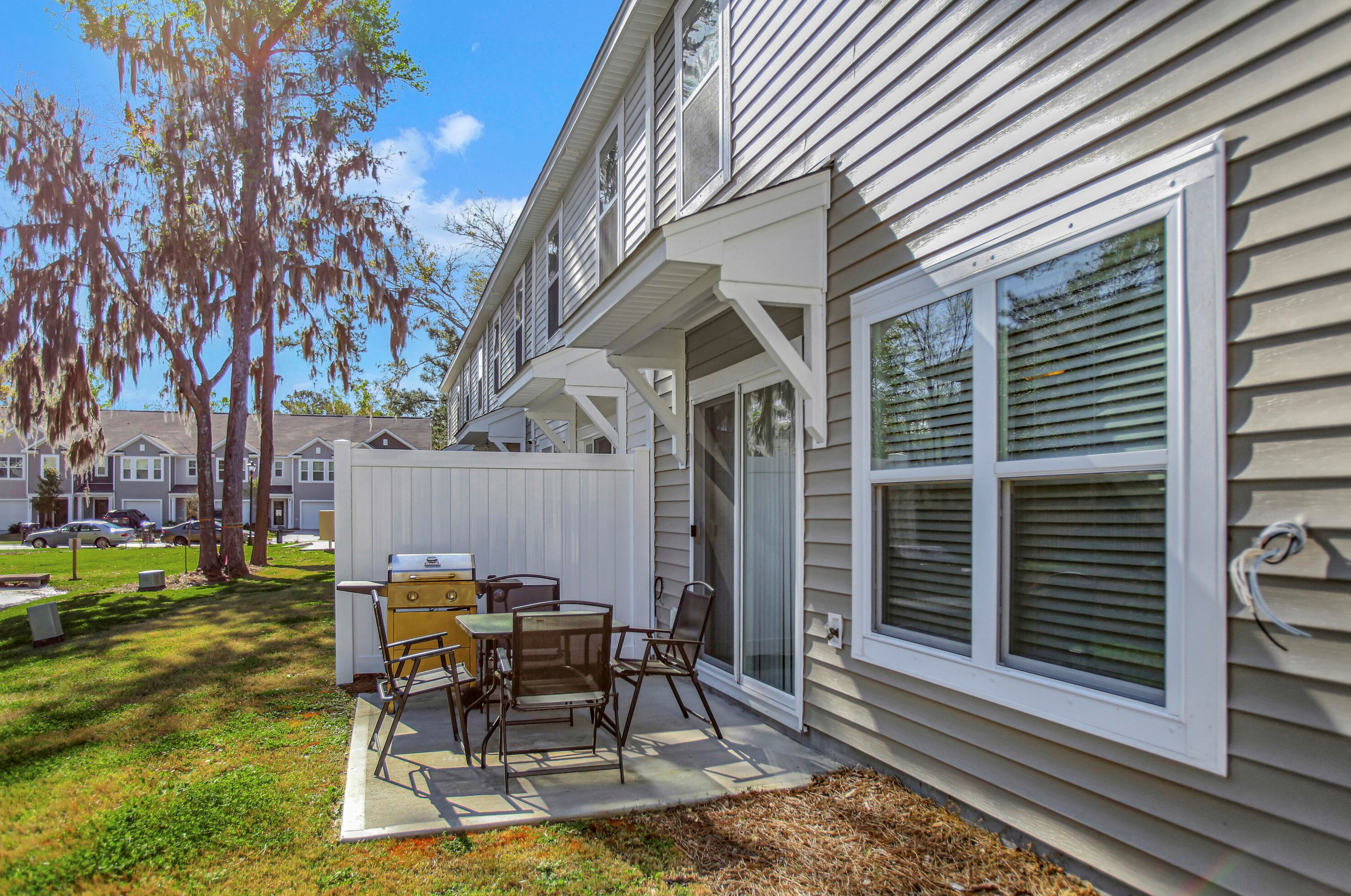 4679 Palm View Cir, Charleston SC  29418-5024 exterior