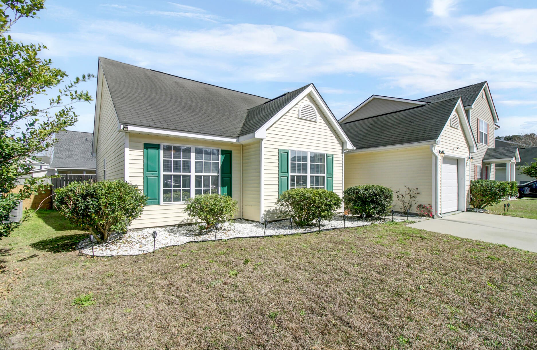 1421 Pinethicket Dr, Summerville SC  29483-8661 exterior