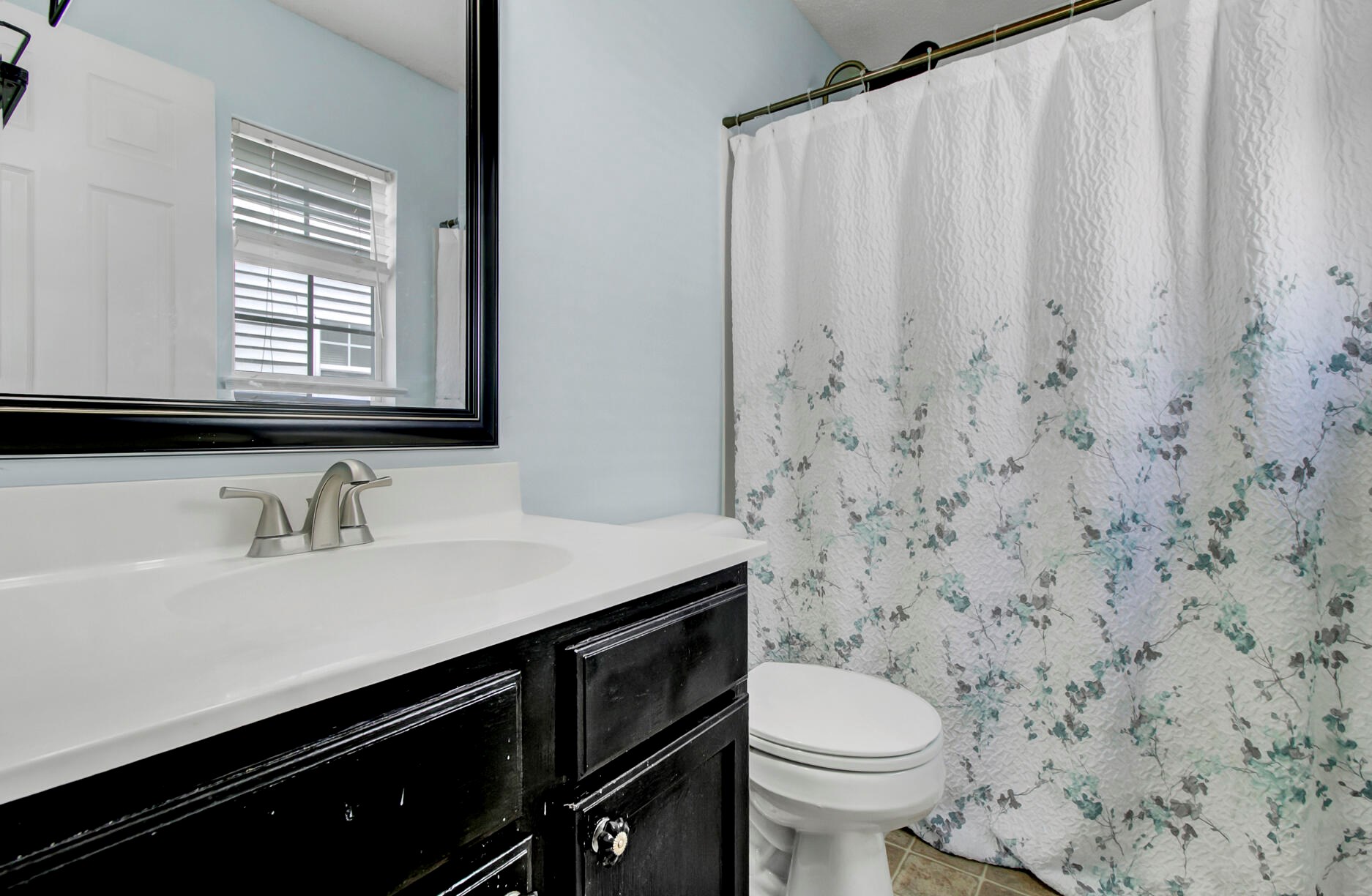 1421 Pinethicket Dr, Summerville SC  29483-8661 exterior