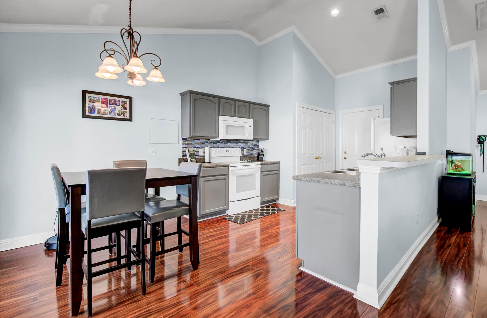 1421 Pinethicket Dr, Summerville SC  29483-8661 exterior