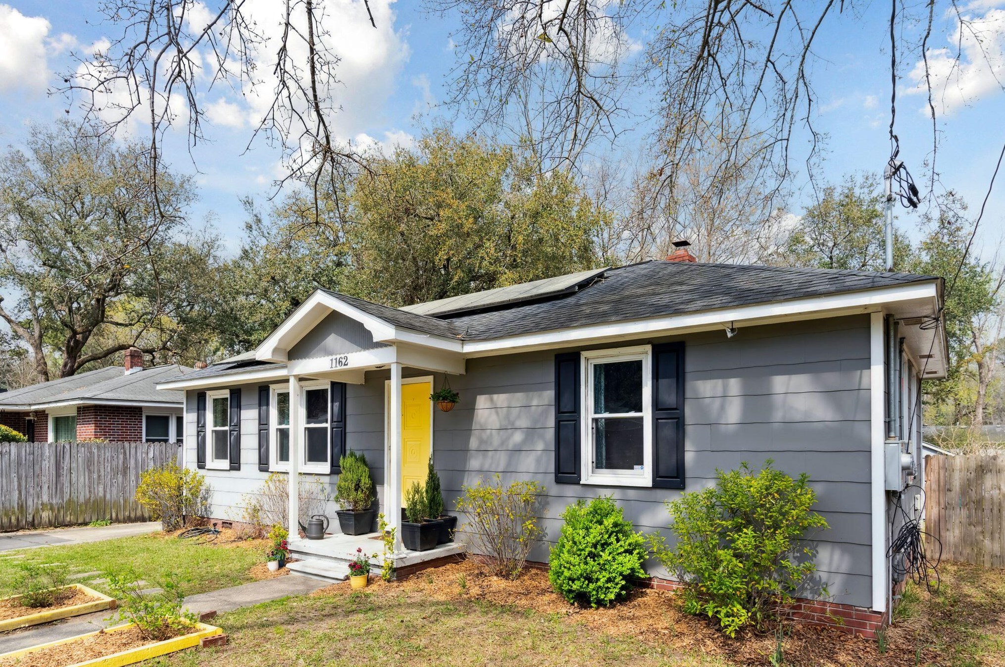 1162 Camden St, Charleston, SC 29405-4328