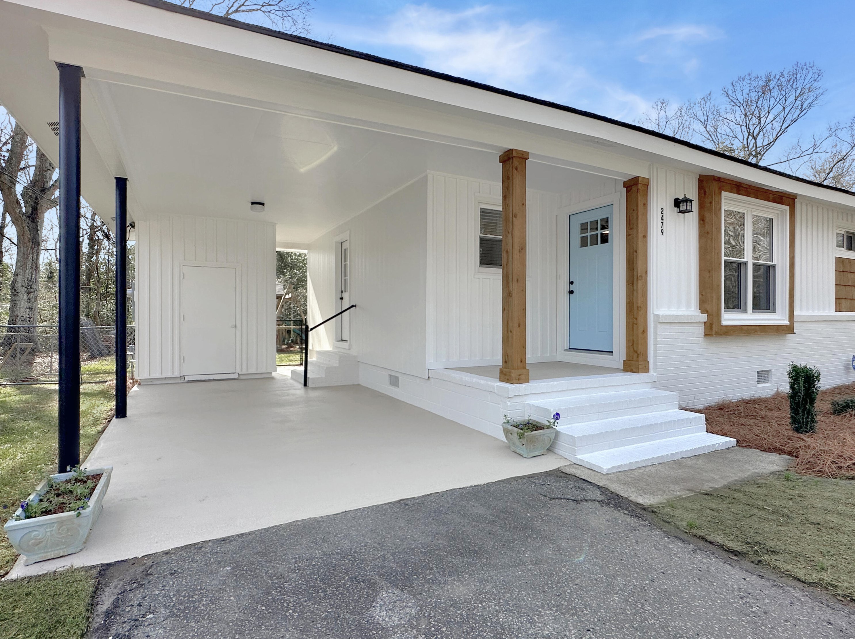 2479 Lantern St, Charleston SC  29414-4819 exterior