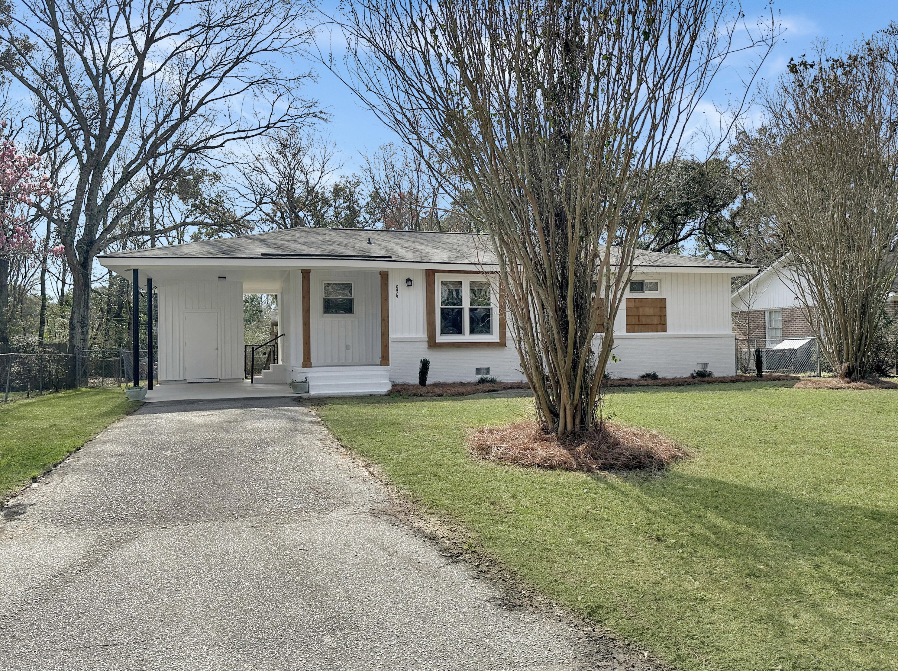 2479 Lantern St, Charleston SC  29414-4819 exterior