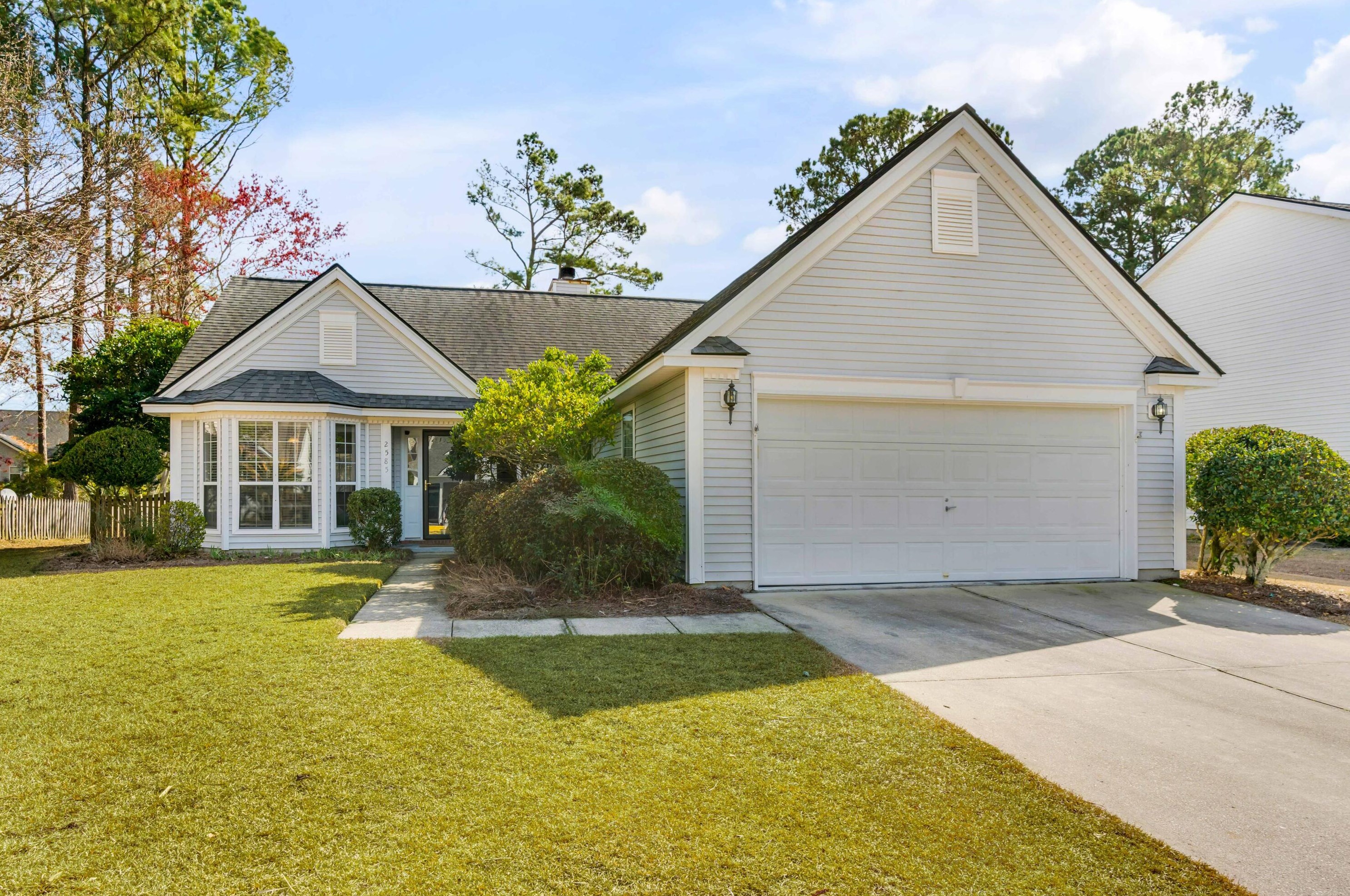 2585 Palmetto Hall Blvd, Mount Pleasant, SC 29466