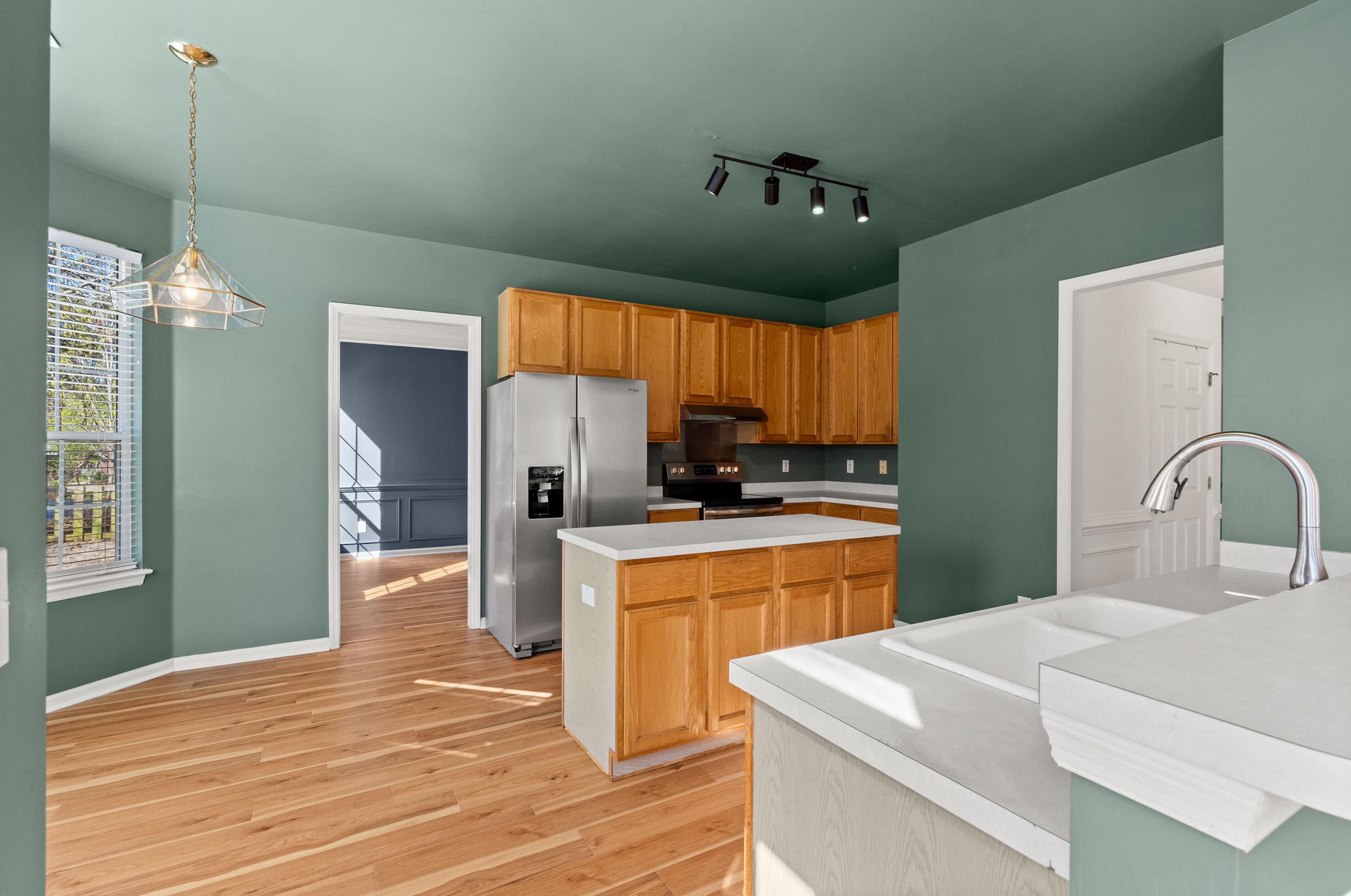 100 Evesham Dr, Summerville SC  29485-5846 exterior
