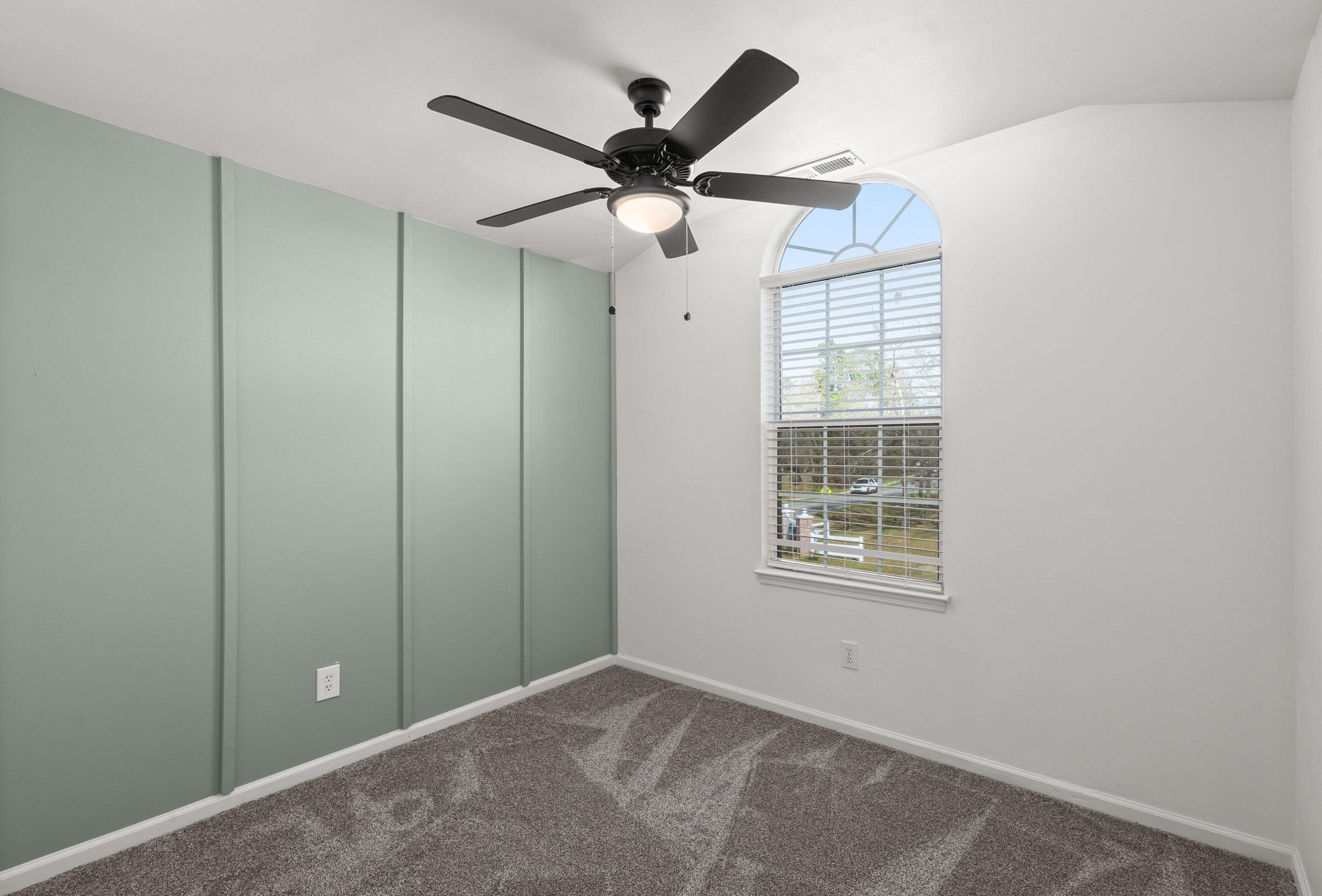 100 Evesham Dr, Summerville SC  29485-5846 exterior