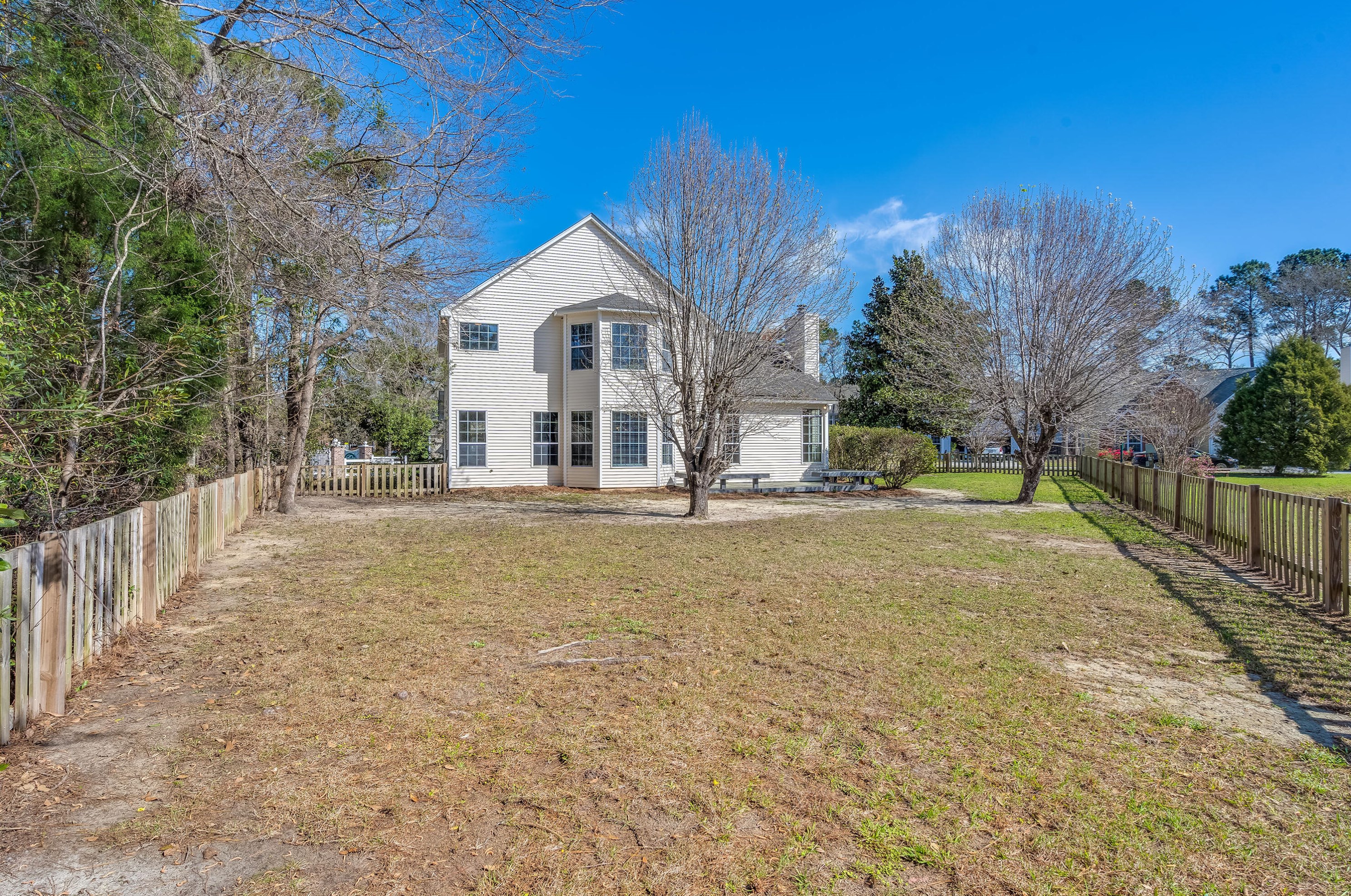 100 Evesham Dr, Summerville SC  29485-5846 exterior