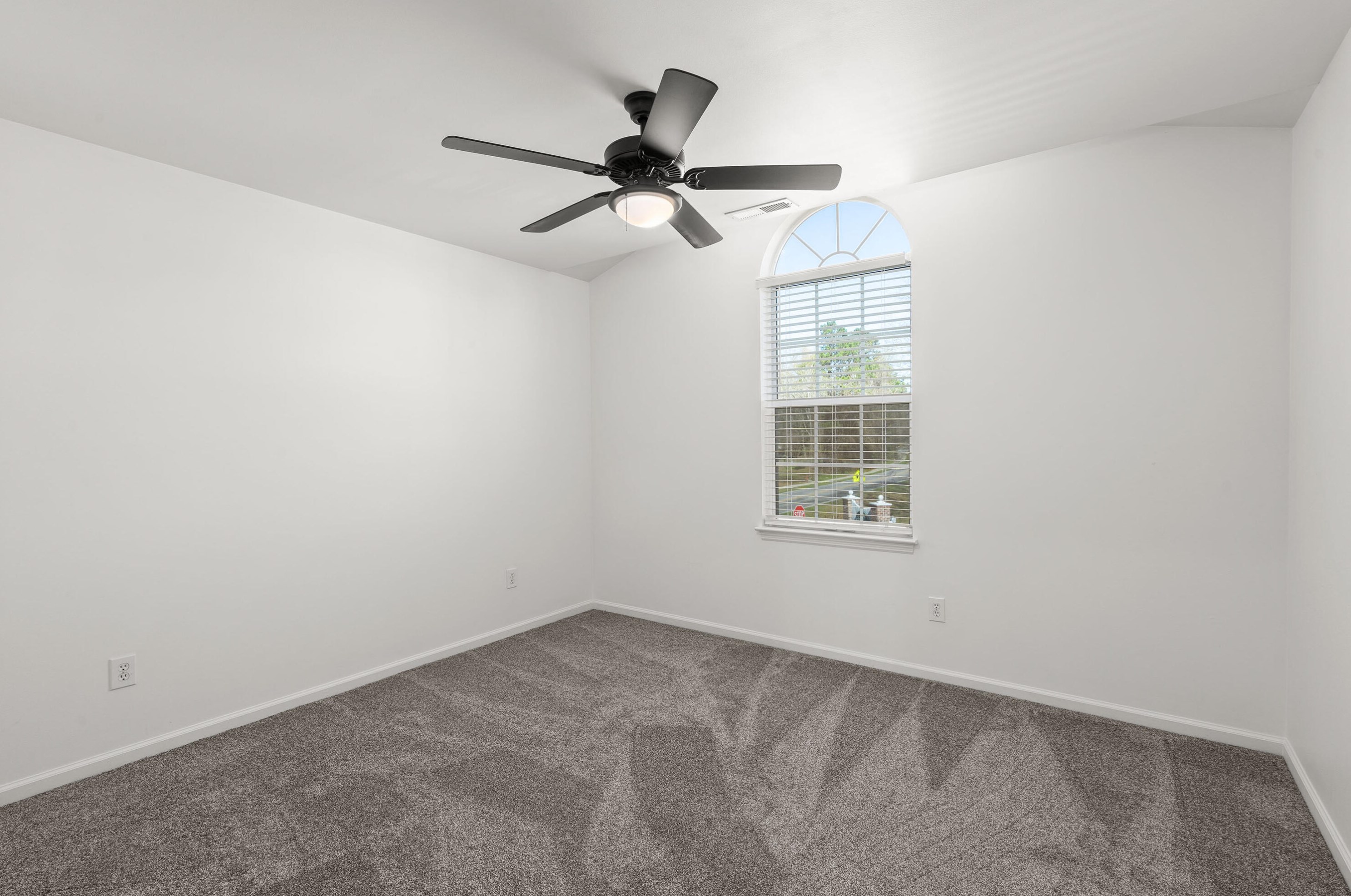 100 Evesham Dr, Summerville SC  29485-5846 exterior