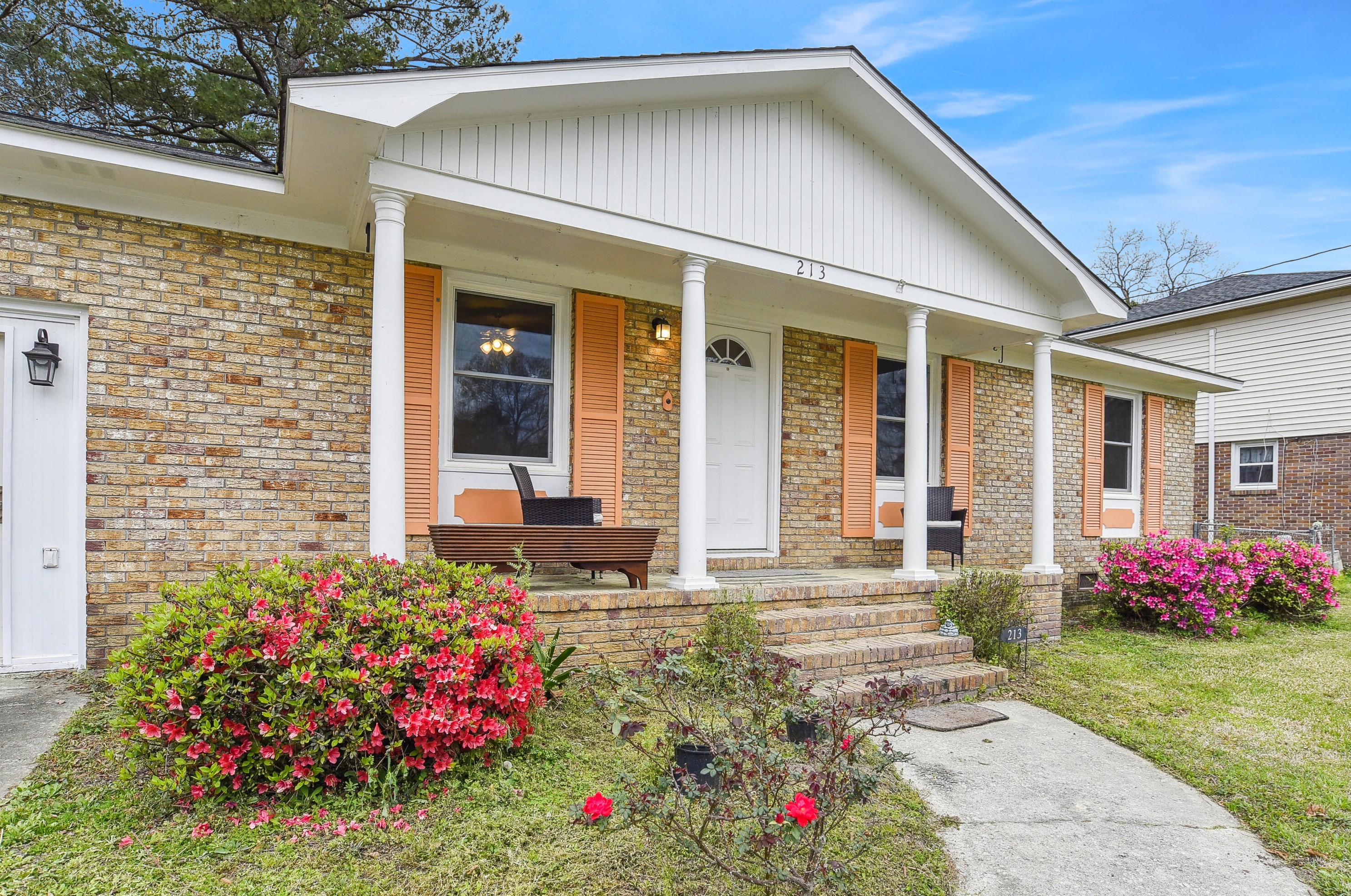213 Blossom St, Charleston, SC 29445-3516