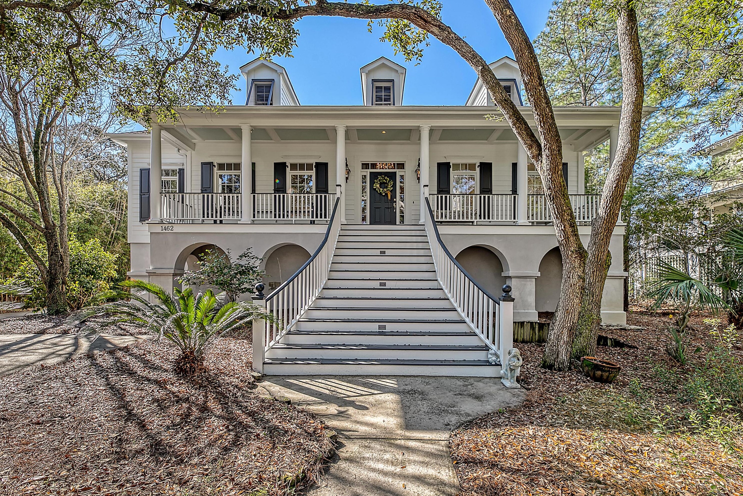 1462 Headquarters Plantation Dr, Johns Island, SC 29455
