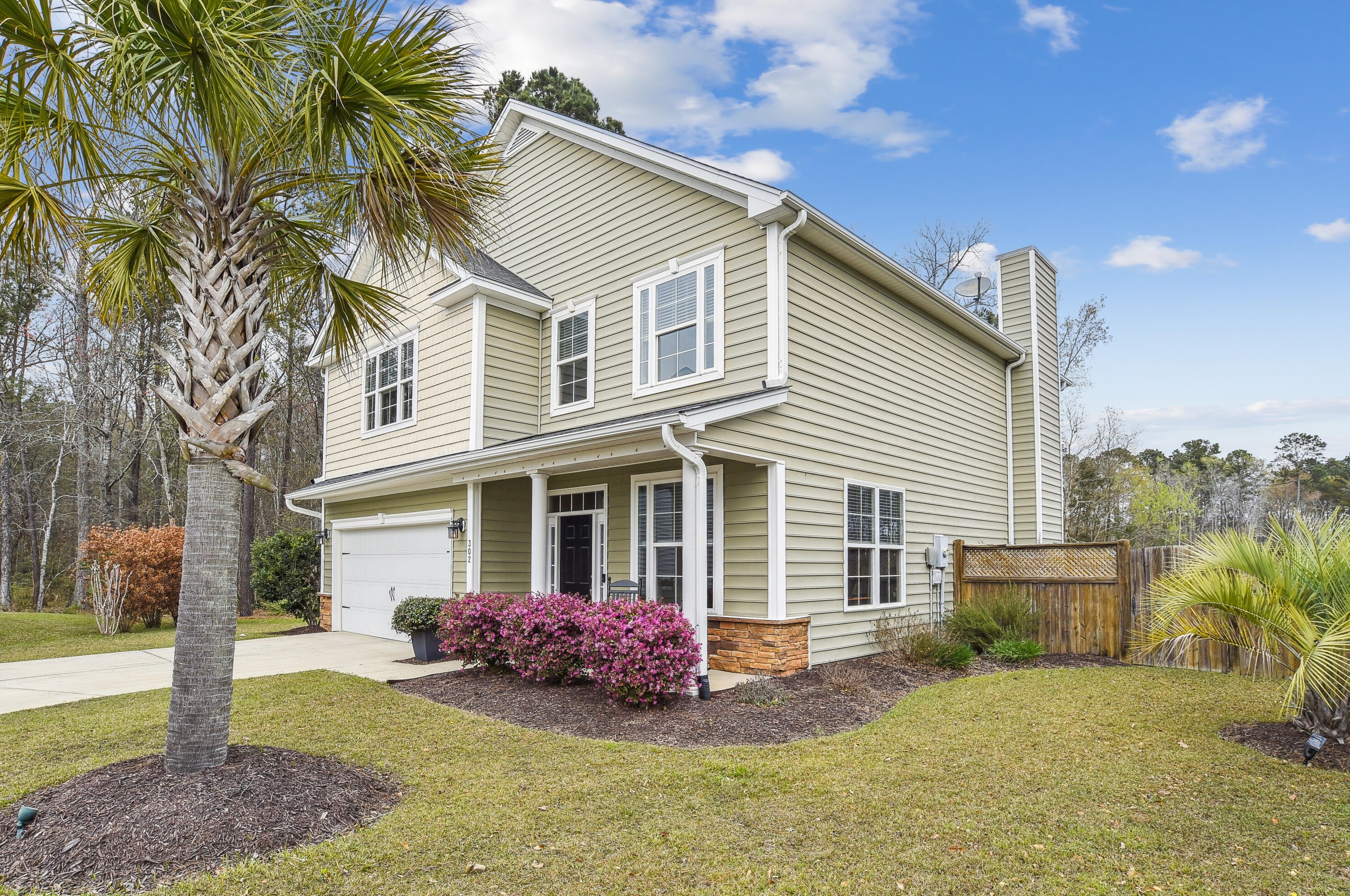 302 Freeland Way, Moncks Corner SC  29461-8868 exterior