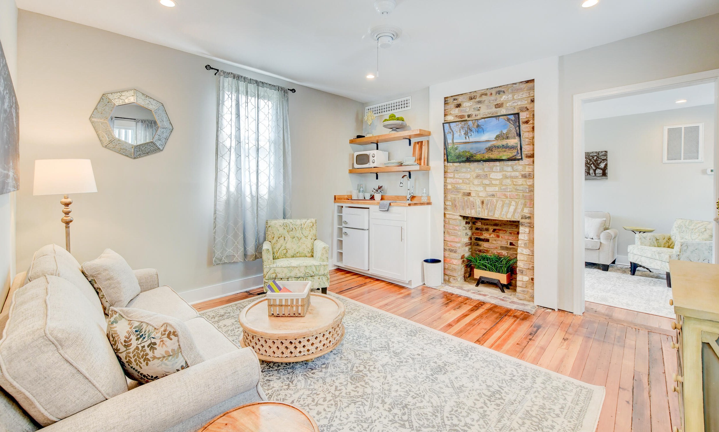 67 Line St, Charleston SC 29403-5419 exterior