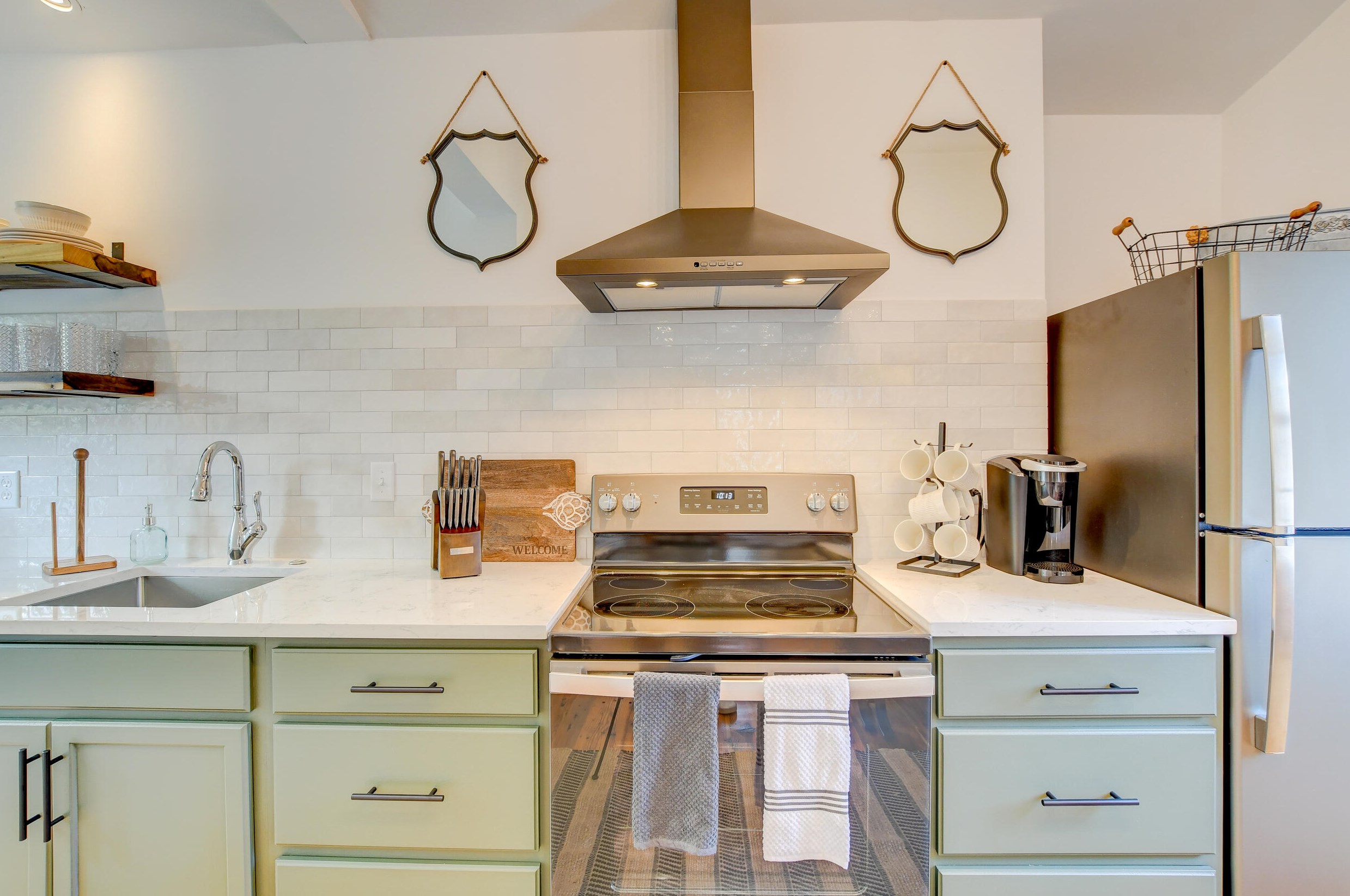 67 Line St, Charleston SC 29403-5419 exterior