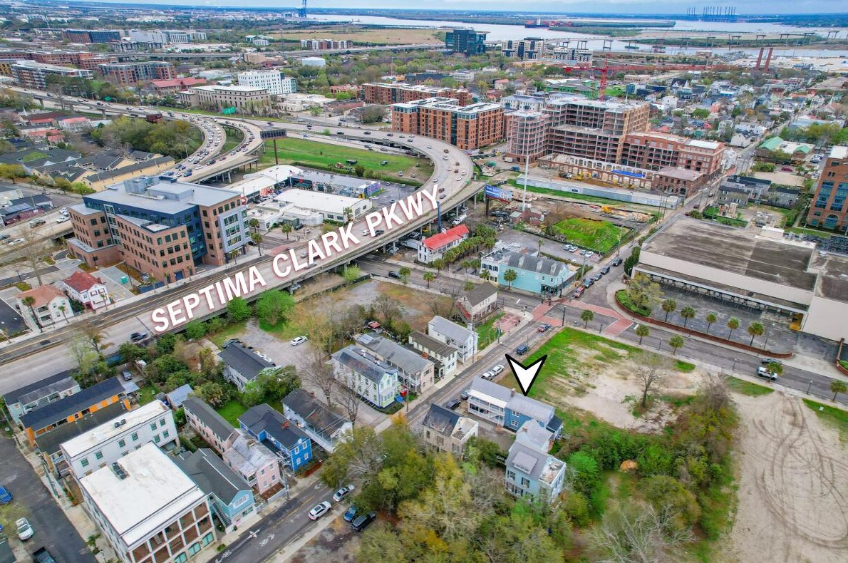 67 Line St, Charleston SC 29403-5419 exterior