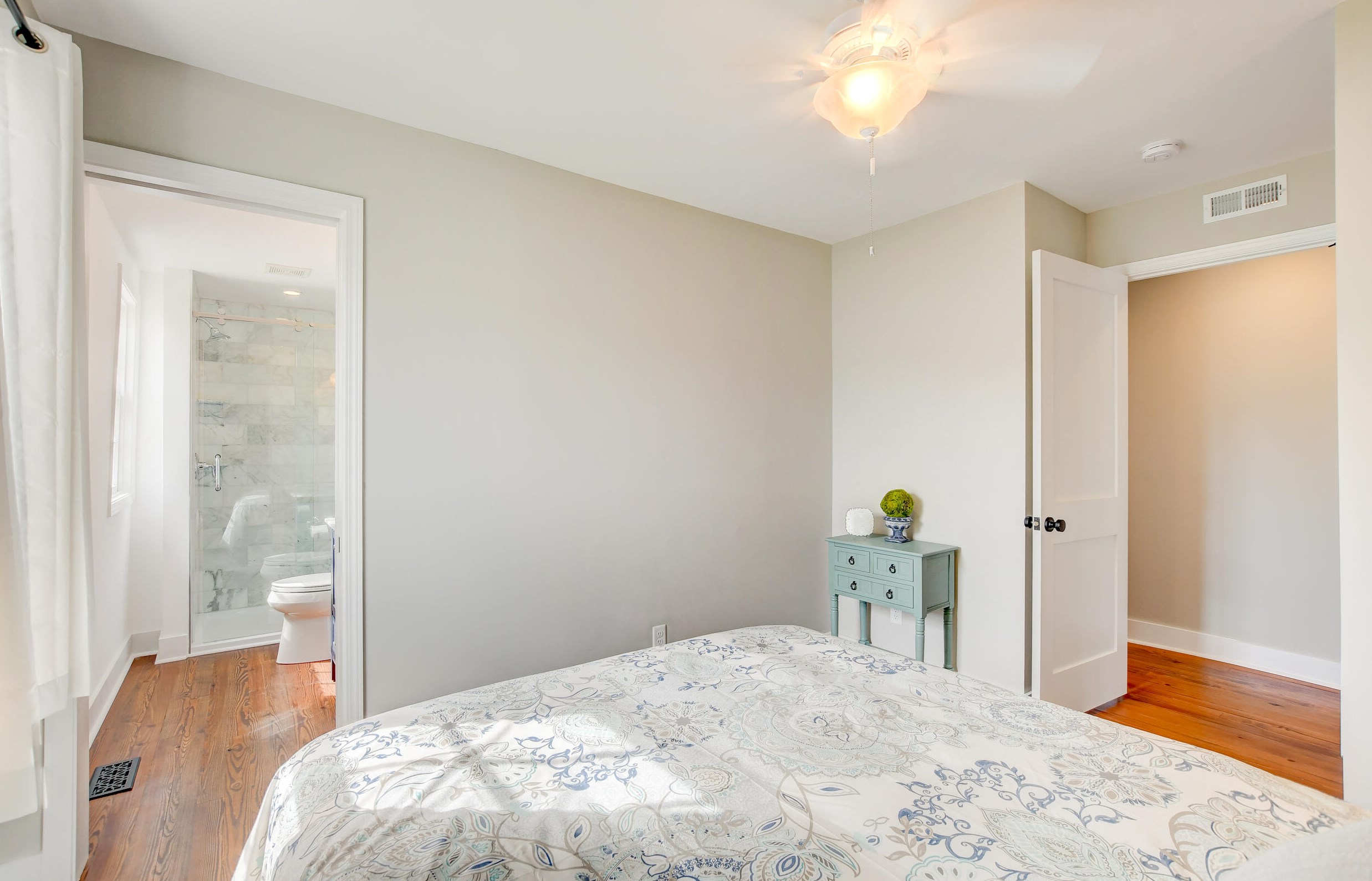 67 Line St, Charleston SC 29403-5419 exterior