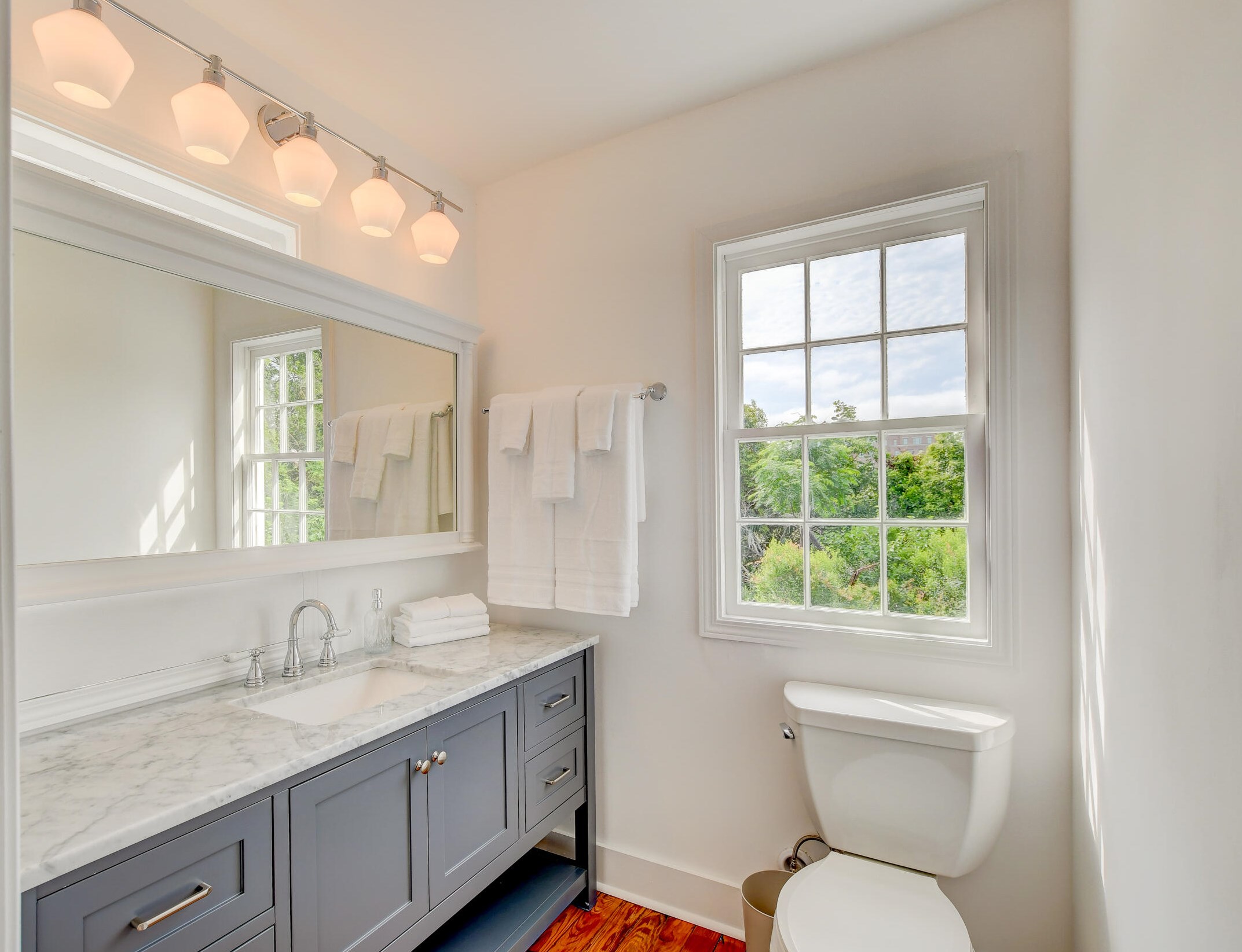 67 Line St, Charleston SC 29403-5419 exterior