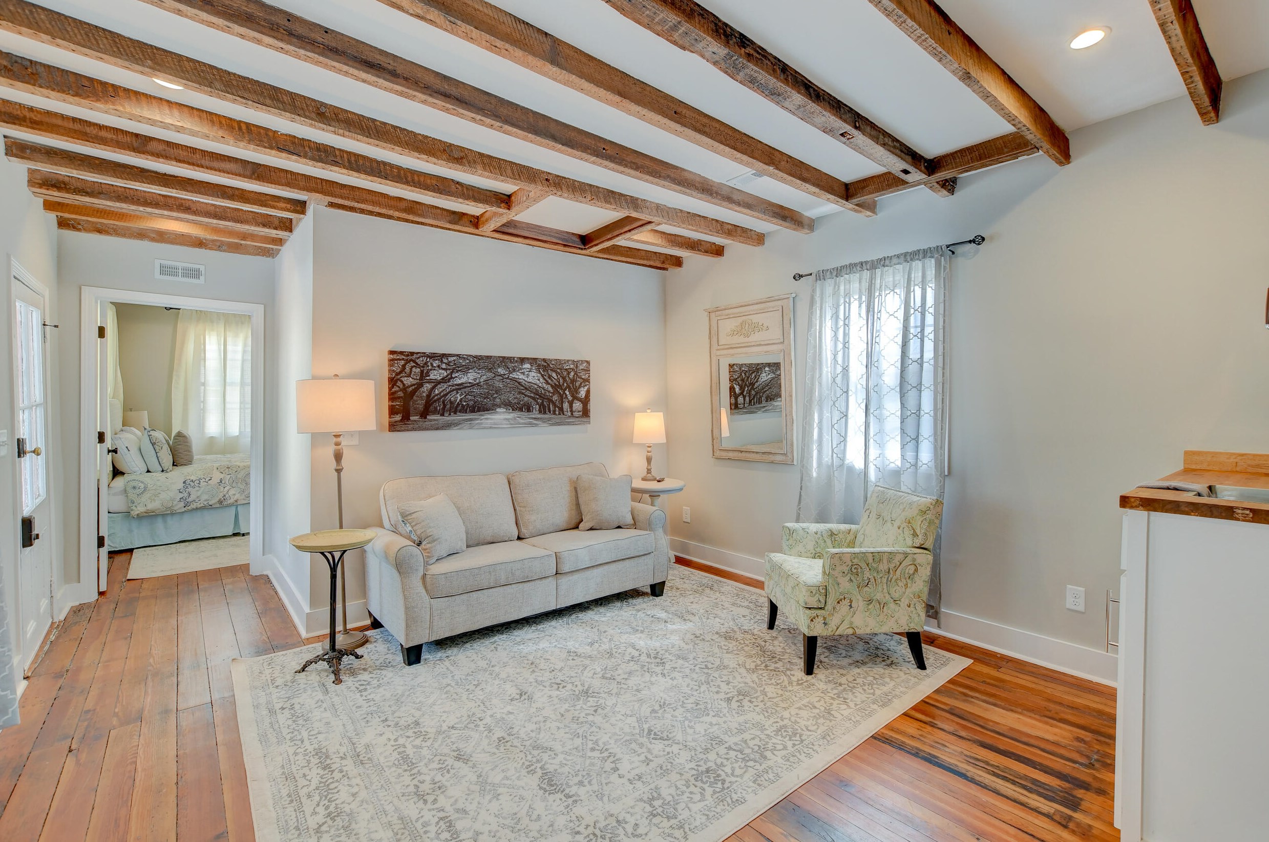 67 Line St, Charleston SC 29403-5419 exterior