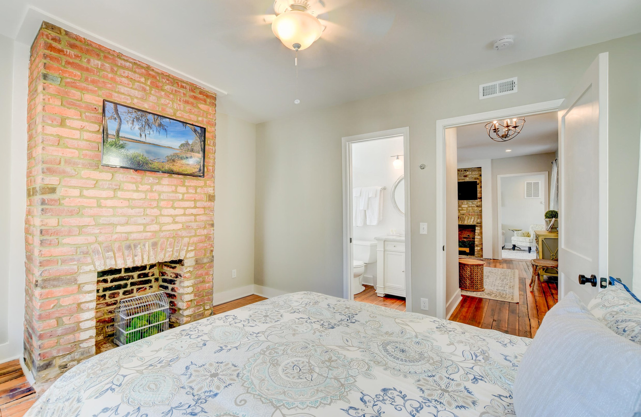 67 Line St, Charleston SC 29403-5419 exterior