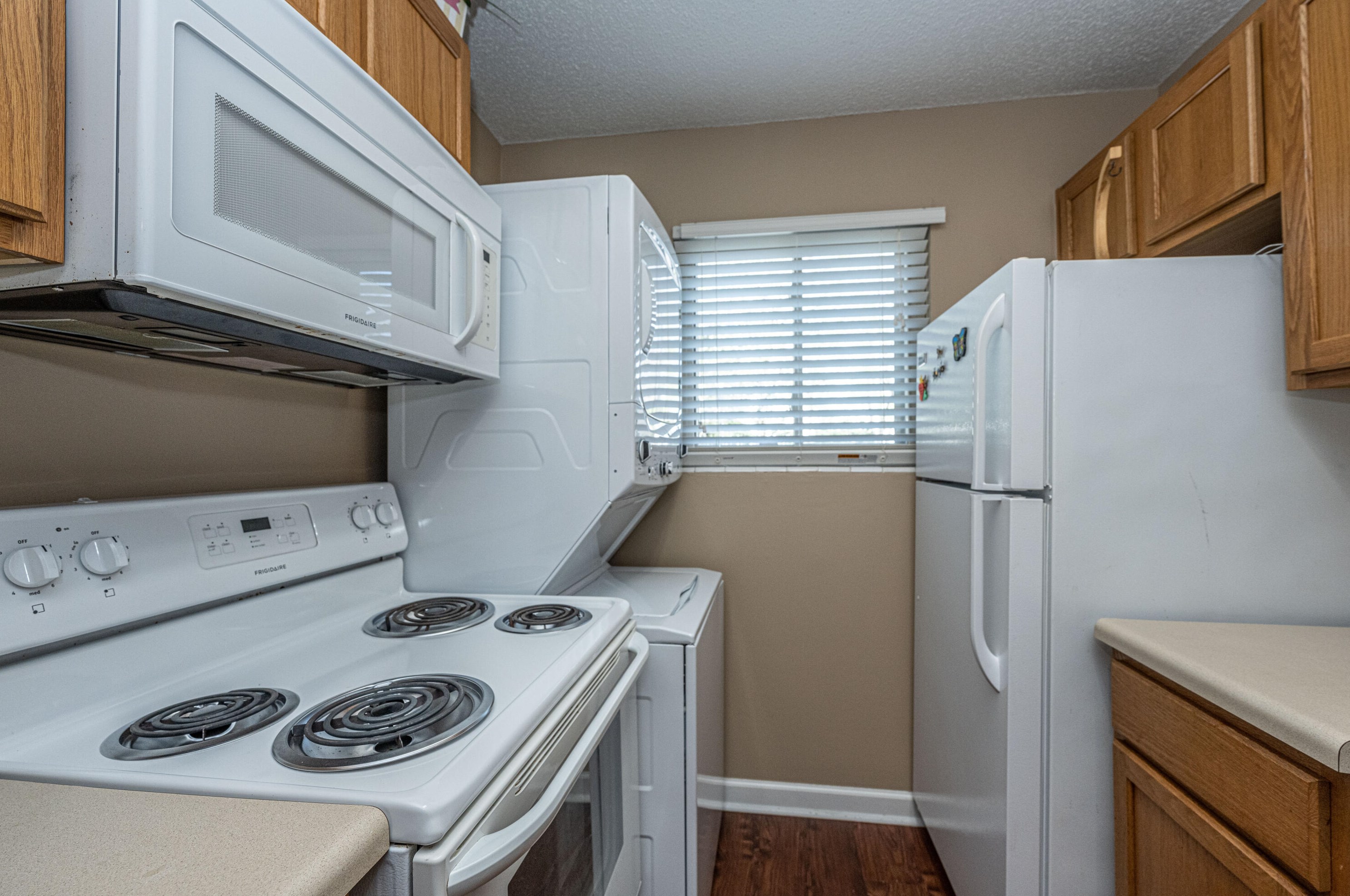 809 Andrea Ln, Charleston SC  29410-8631 exterior