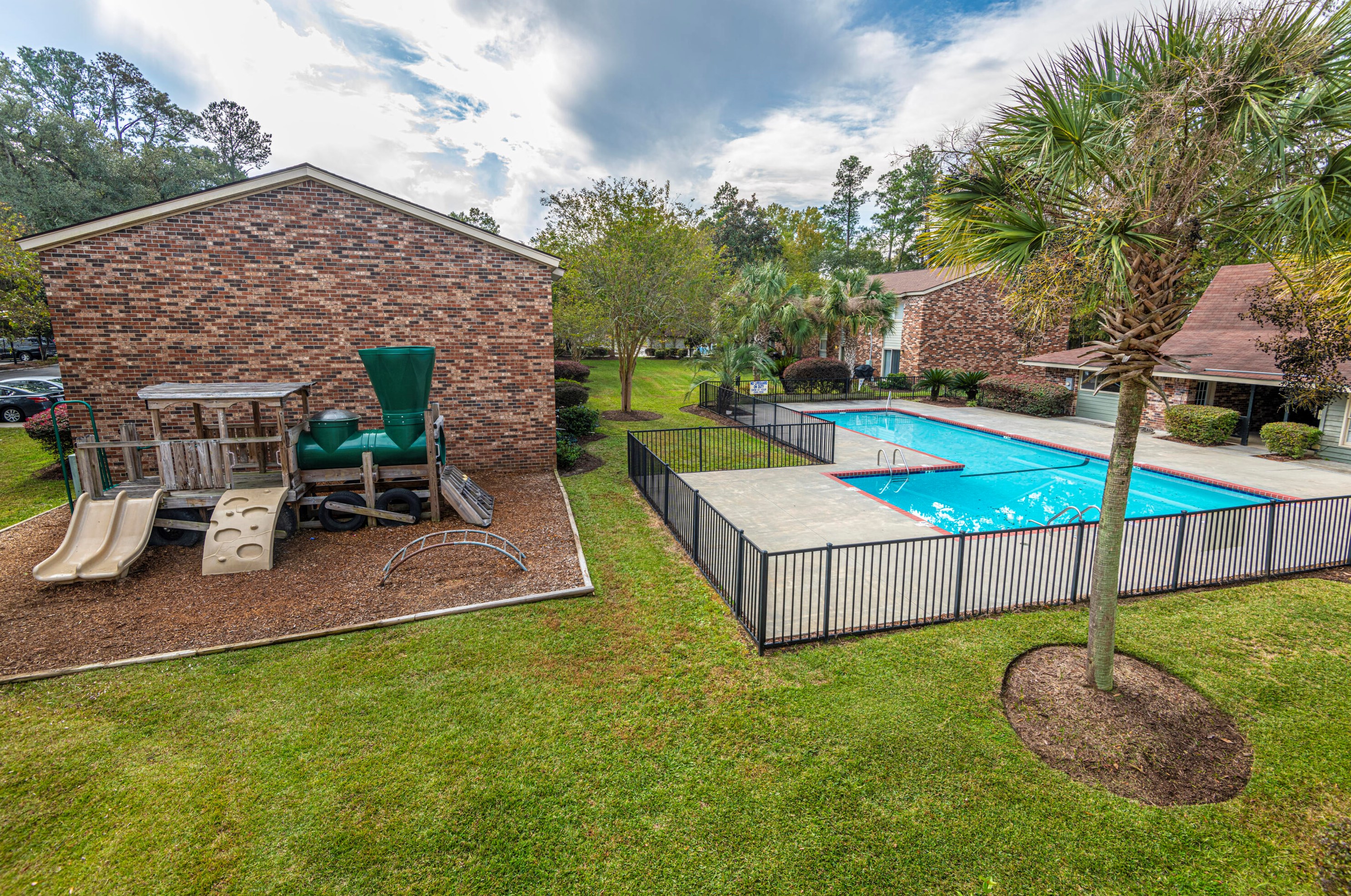 809 Andrea Ln, Charleston SC  29410-8631 exterior