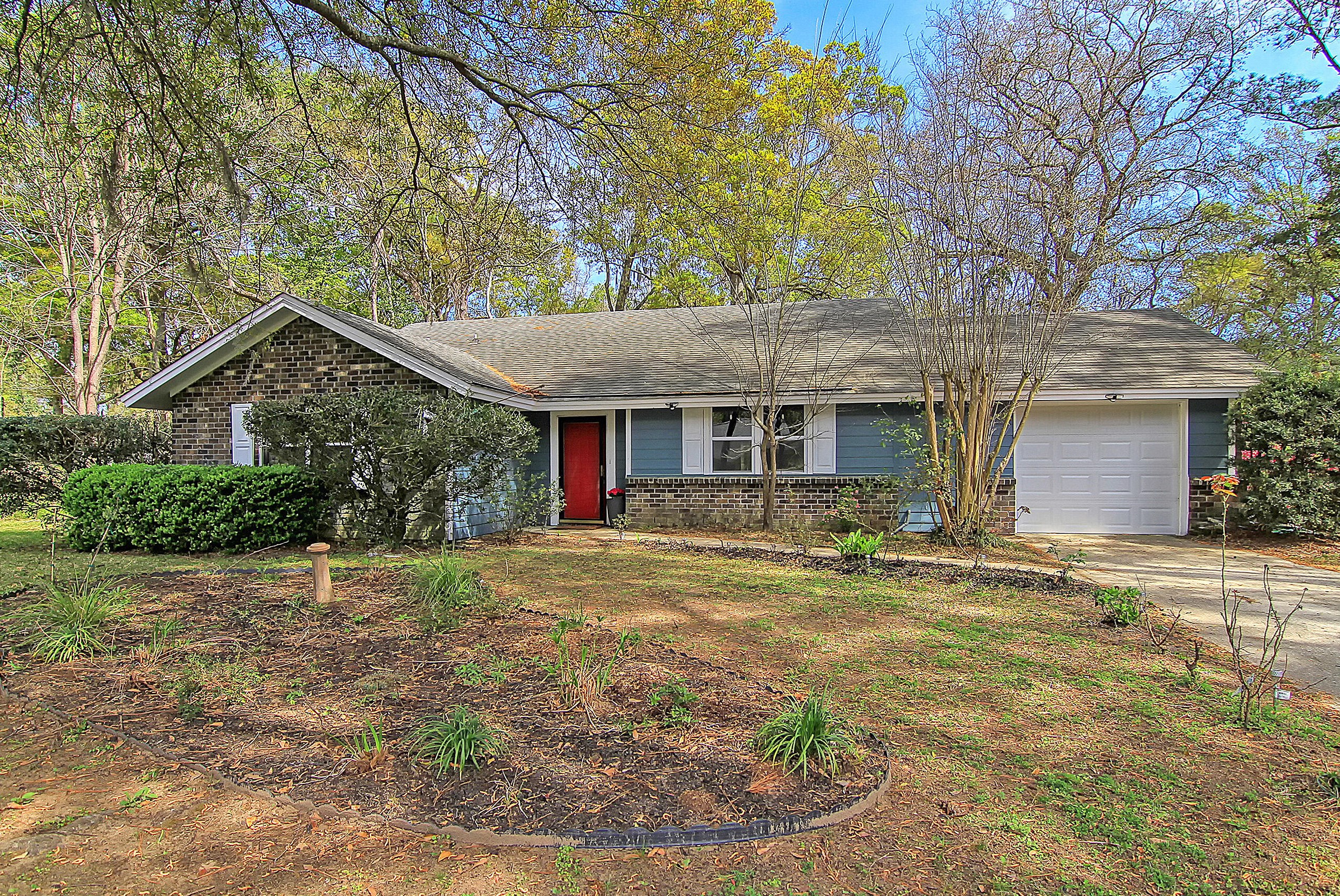 1040 Yorktown Dr, Charleston, SC 29412-3931