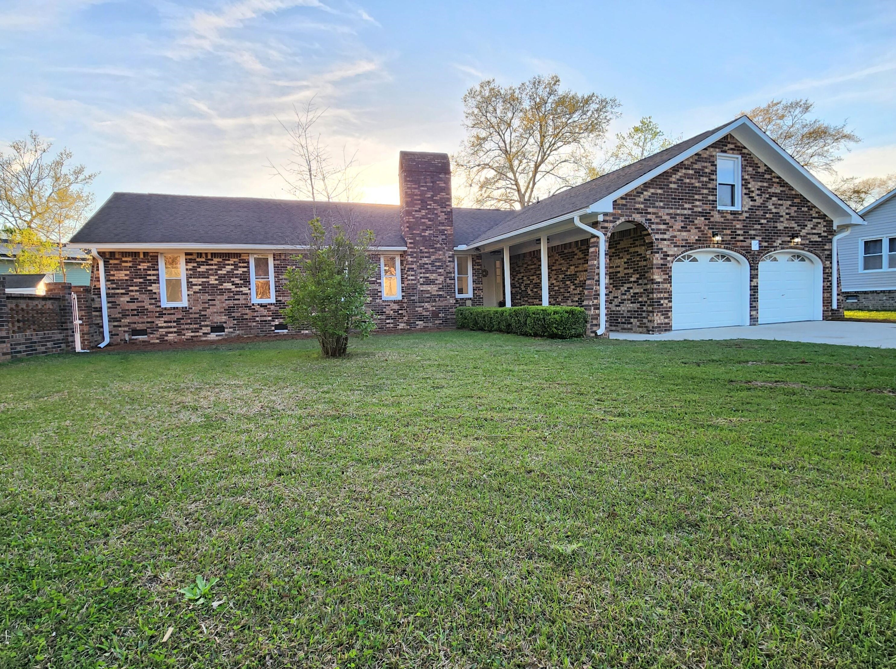 8009 Eberly Ave, Charleston, SC 29420-8906