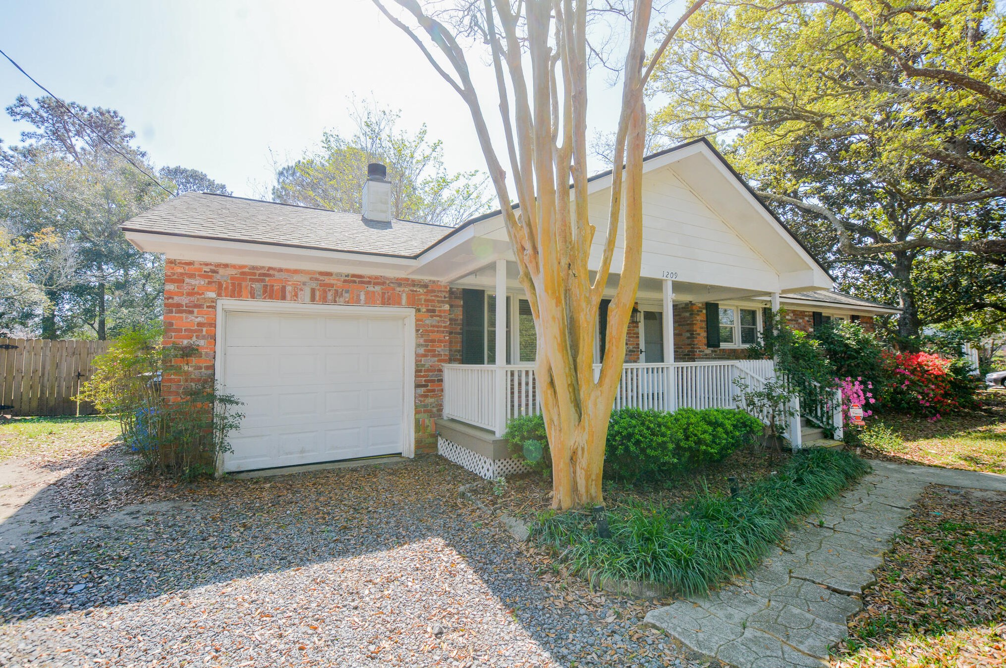 1209 W Darwin St, Charleston, SC 29412