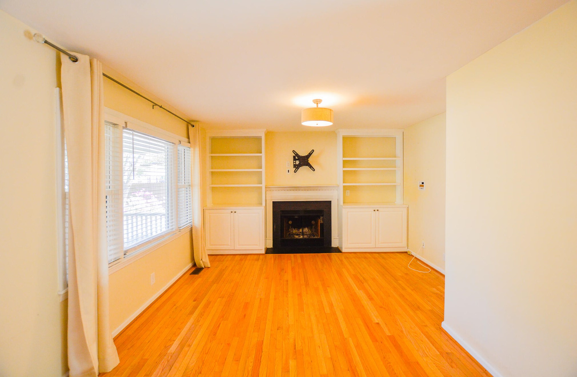 1209 Darwin St, Charleston SC  29412-4720 exterior