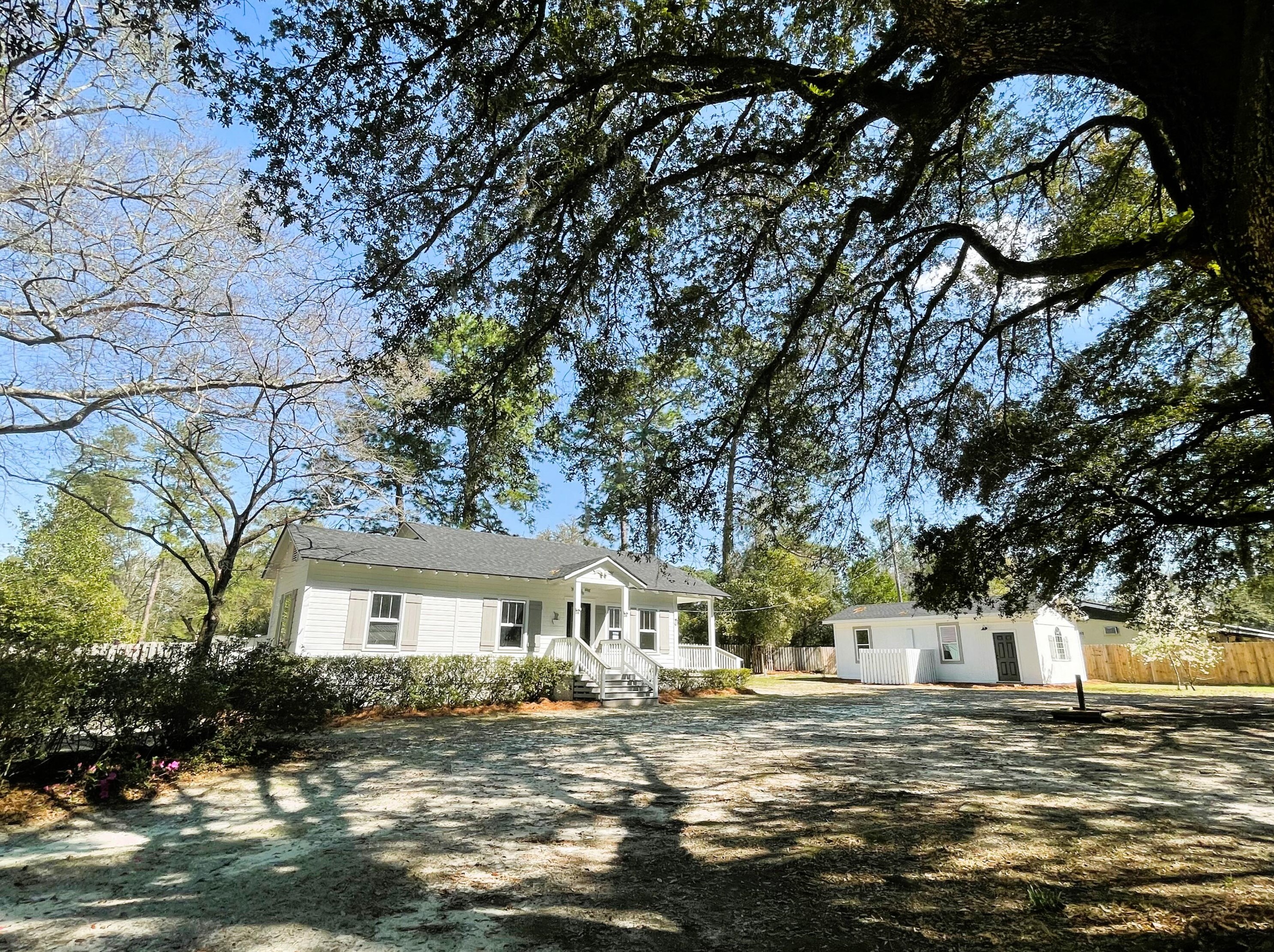 208 State St, Walterboro, SC 29488-5718